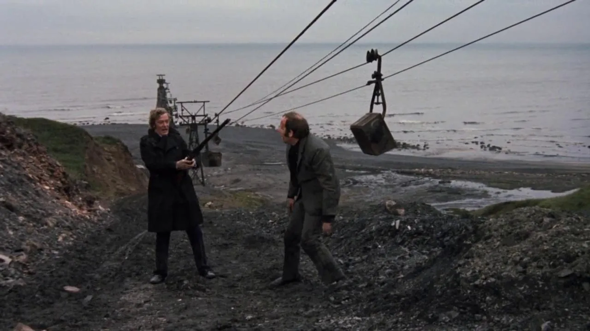 Michael Caine and Ian Hendry in Get Carter (1971)