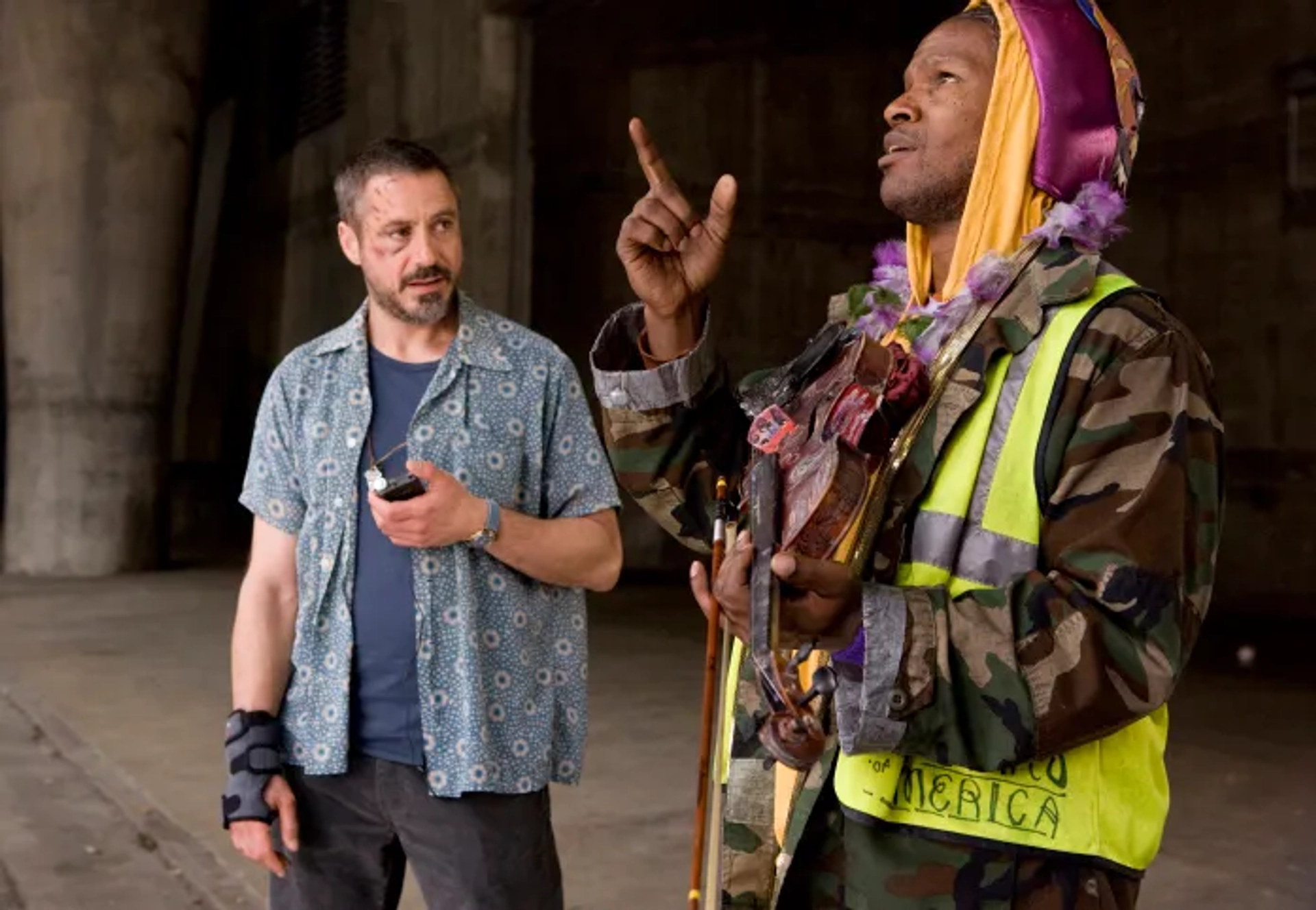 Robert Downey Jr. and Jamie Foxx in The Soloist (2009)