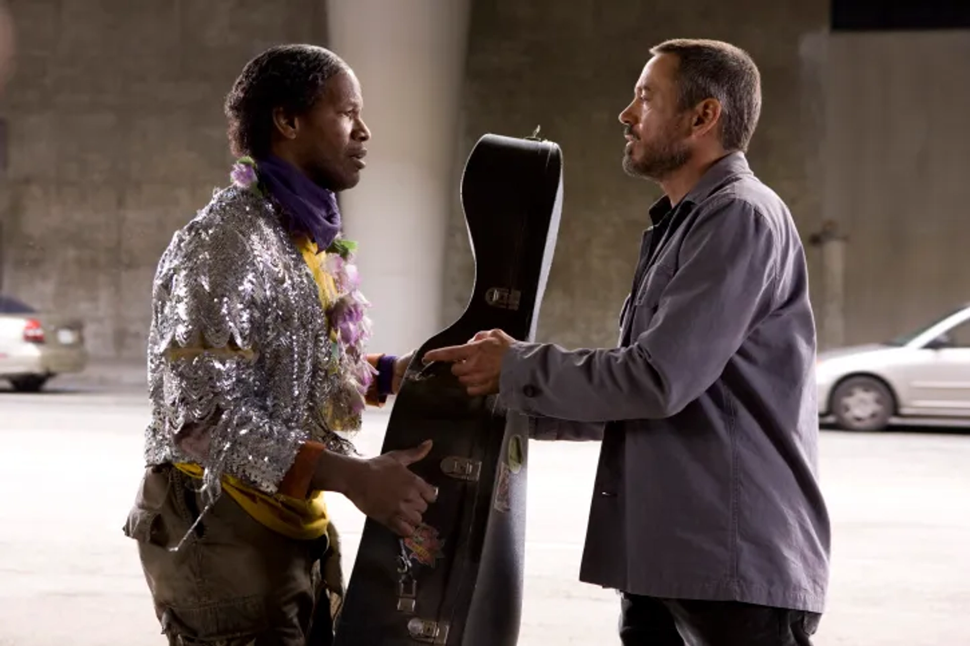 Robert Downey Jr. and Jamie Foxx in The Soloist (2009)