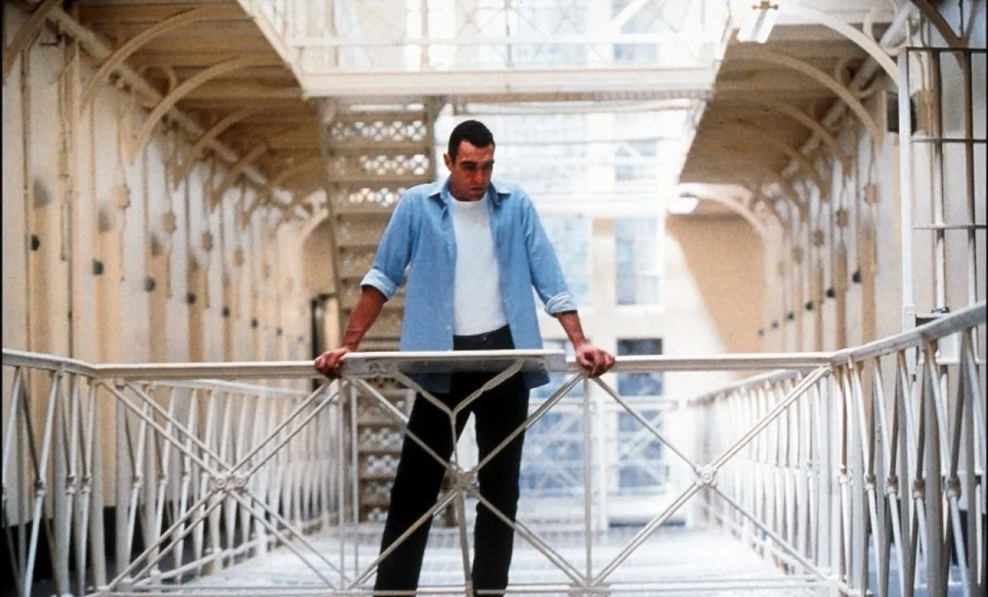 Vinnie Jones in Mean Machine (2001)