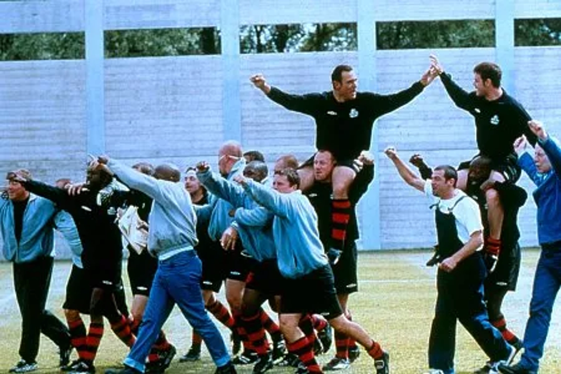 Vinnie Jones and Danny Dyer in Mean Machine (2001)