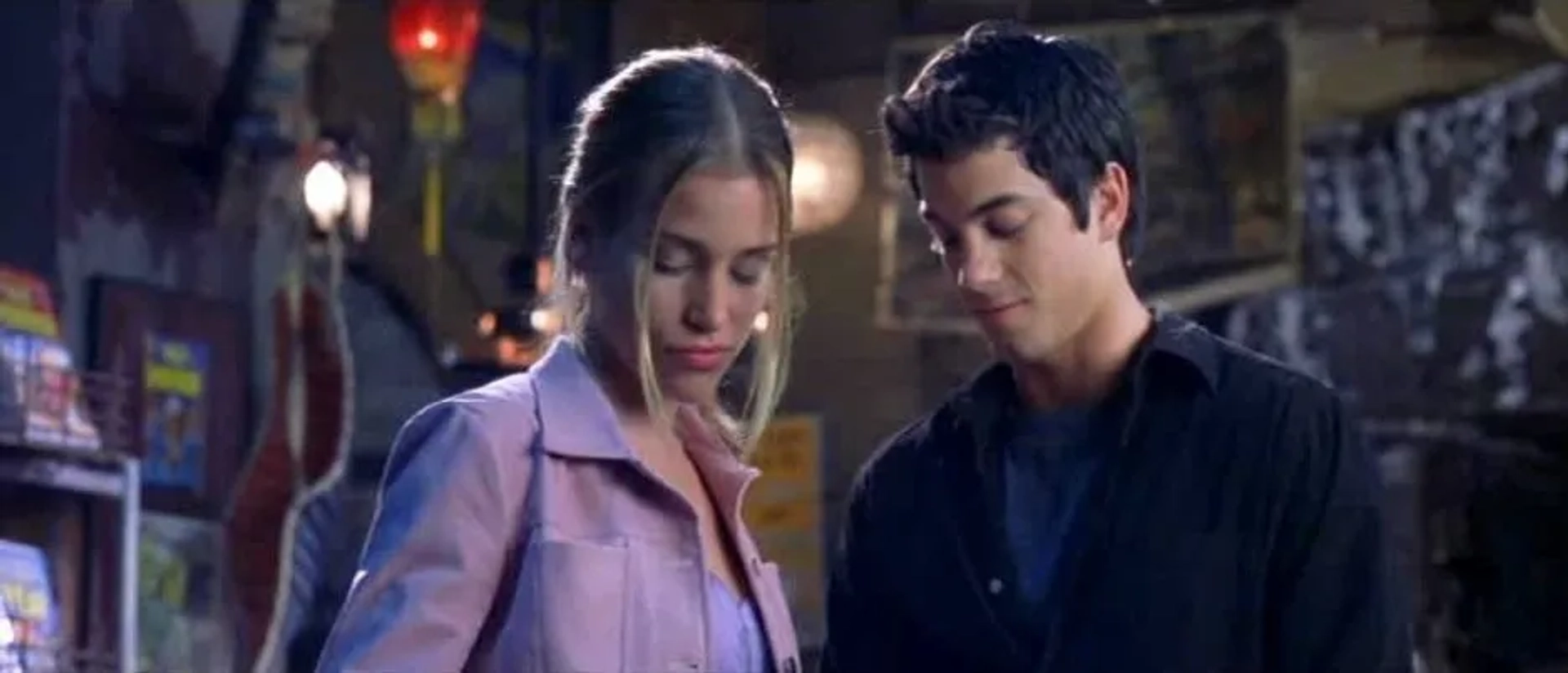 Piper Perabo and Adam Garcia in Coyote Ugly (2000)