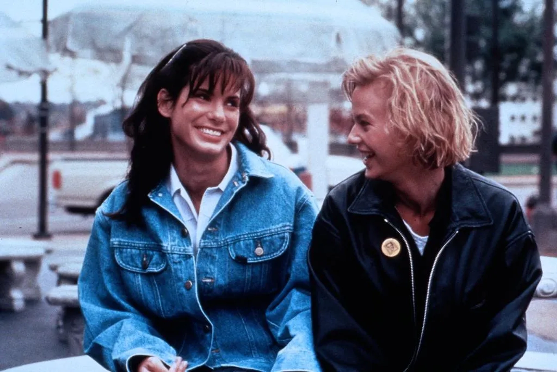 Sandra Bullock and Samantha Mathis in The Thing Called Love (1993)