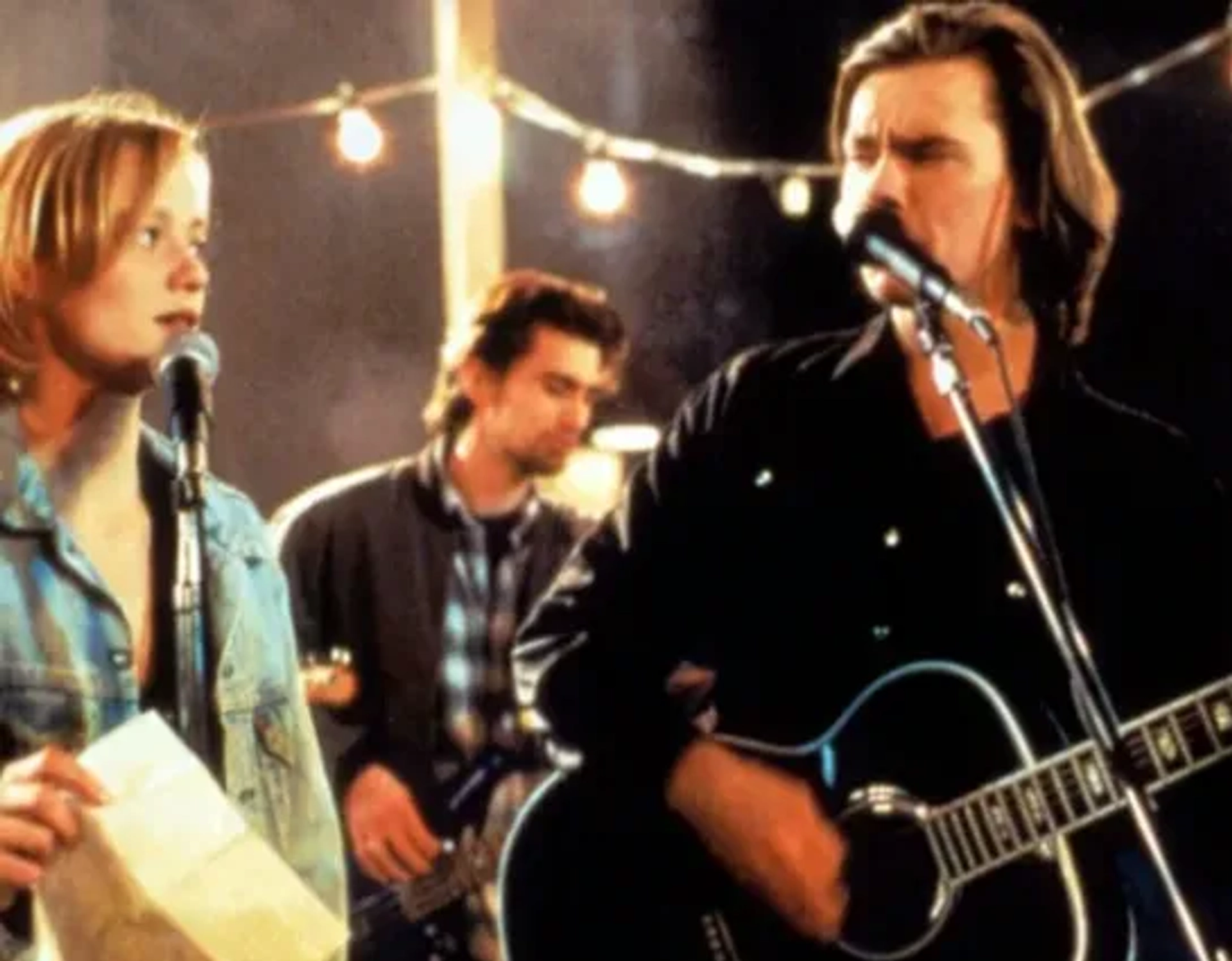 River Phoenix and Samantha Mathis in The Thing Called Love (1993)