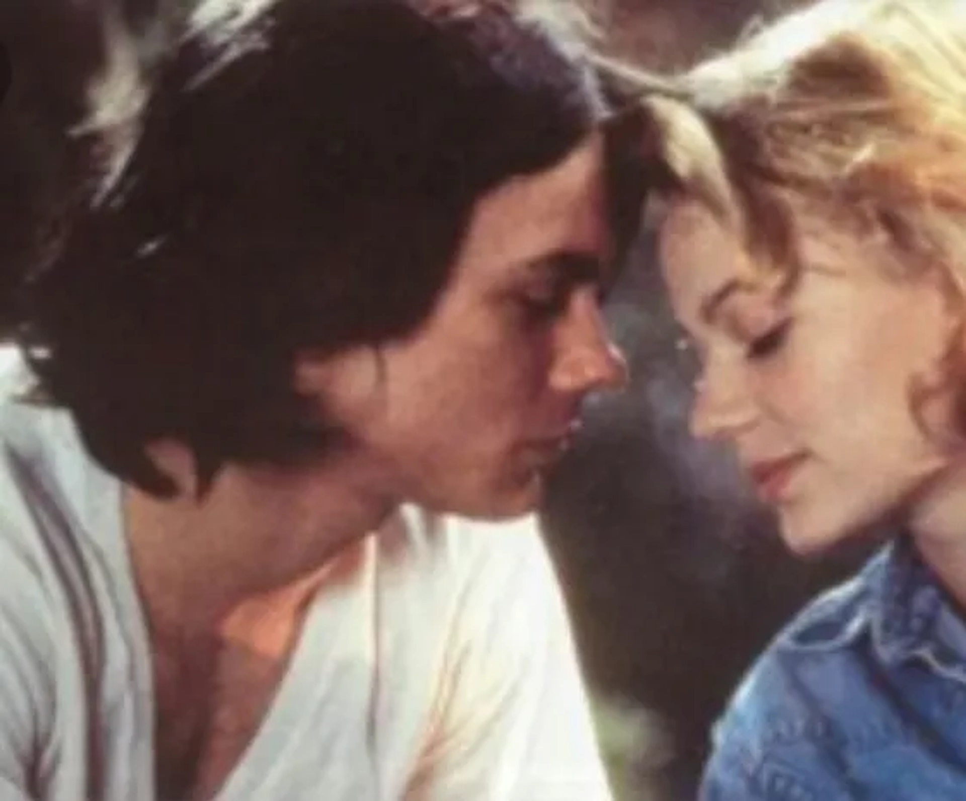 River Phoenix and Samantha Mathis in The Thing Called Love (1993)