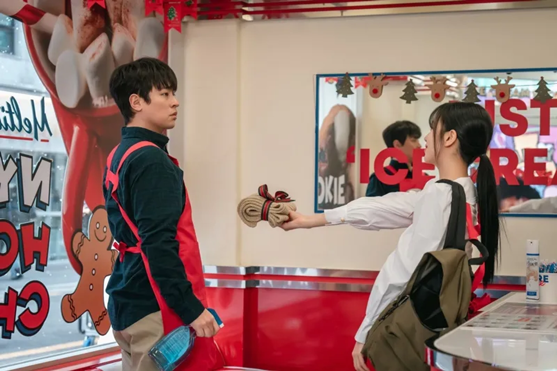 Kim Jisoo and Park Jeong-min in Newtopia (2025)