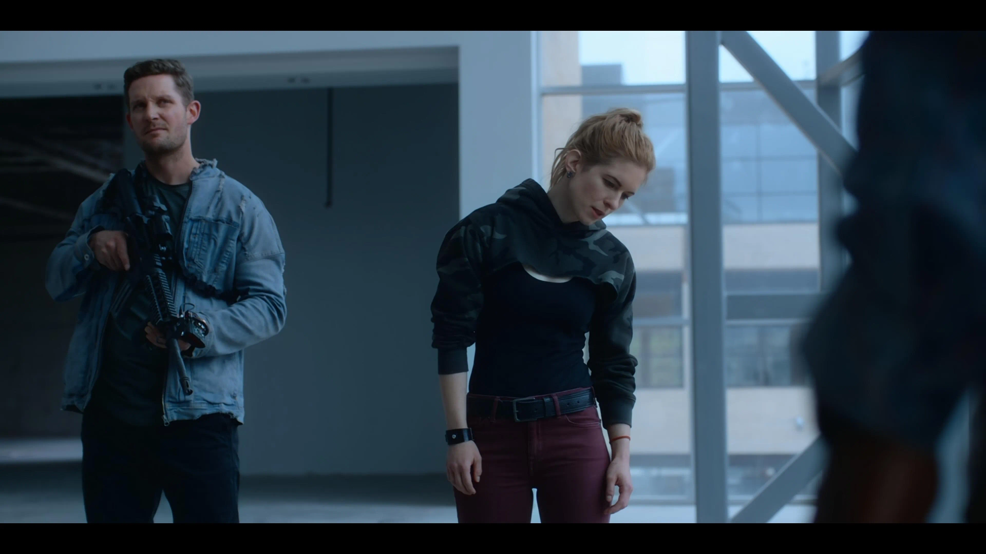 Magda Apanowicz in Travelers (2016)