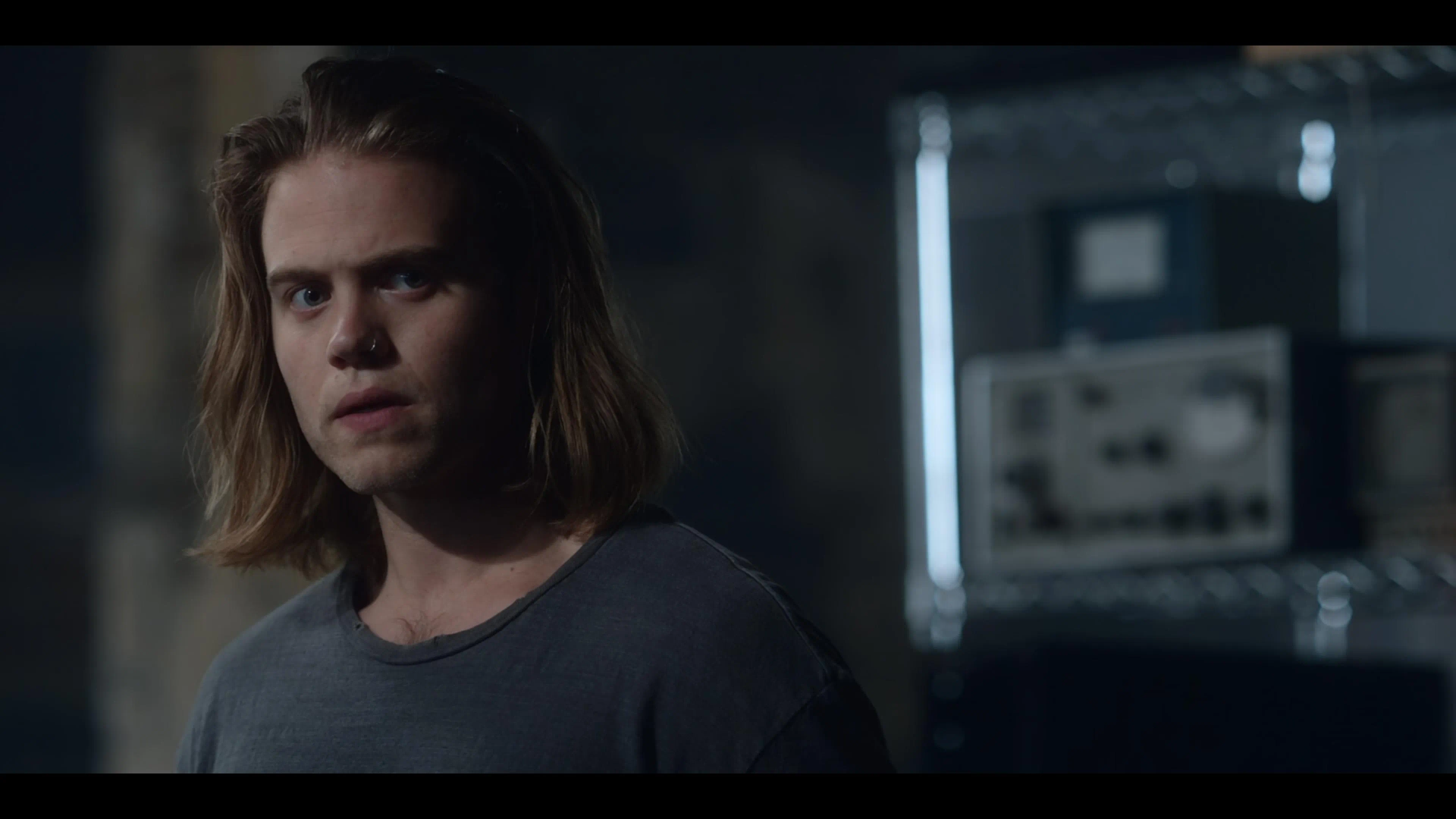 Reilly Dolman in Travelers (2016)