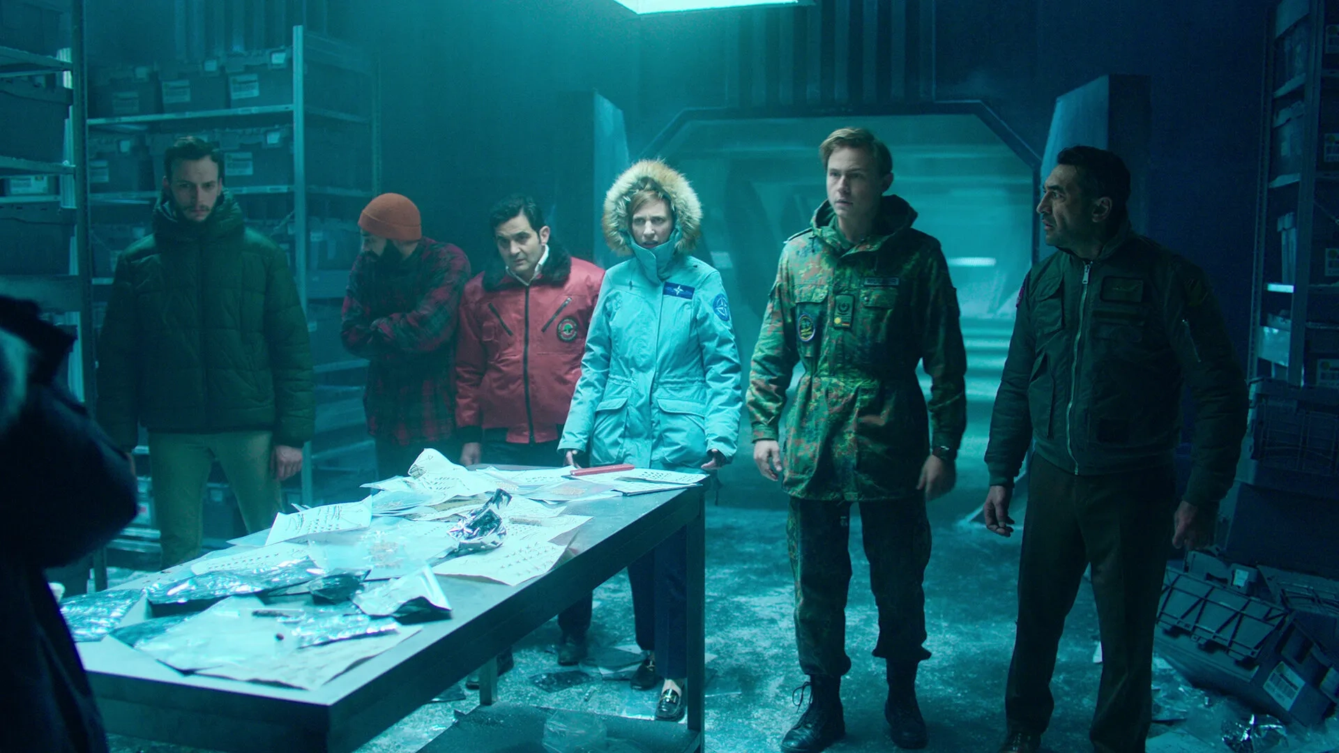 Laurent Capelluto, Mehmet Kurtulus, and Ksawery Szlenkier in Into the Night (2020)