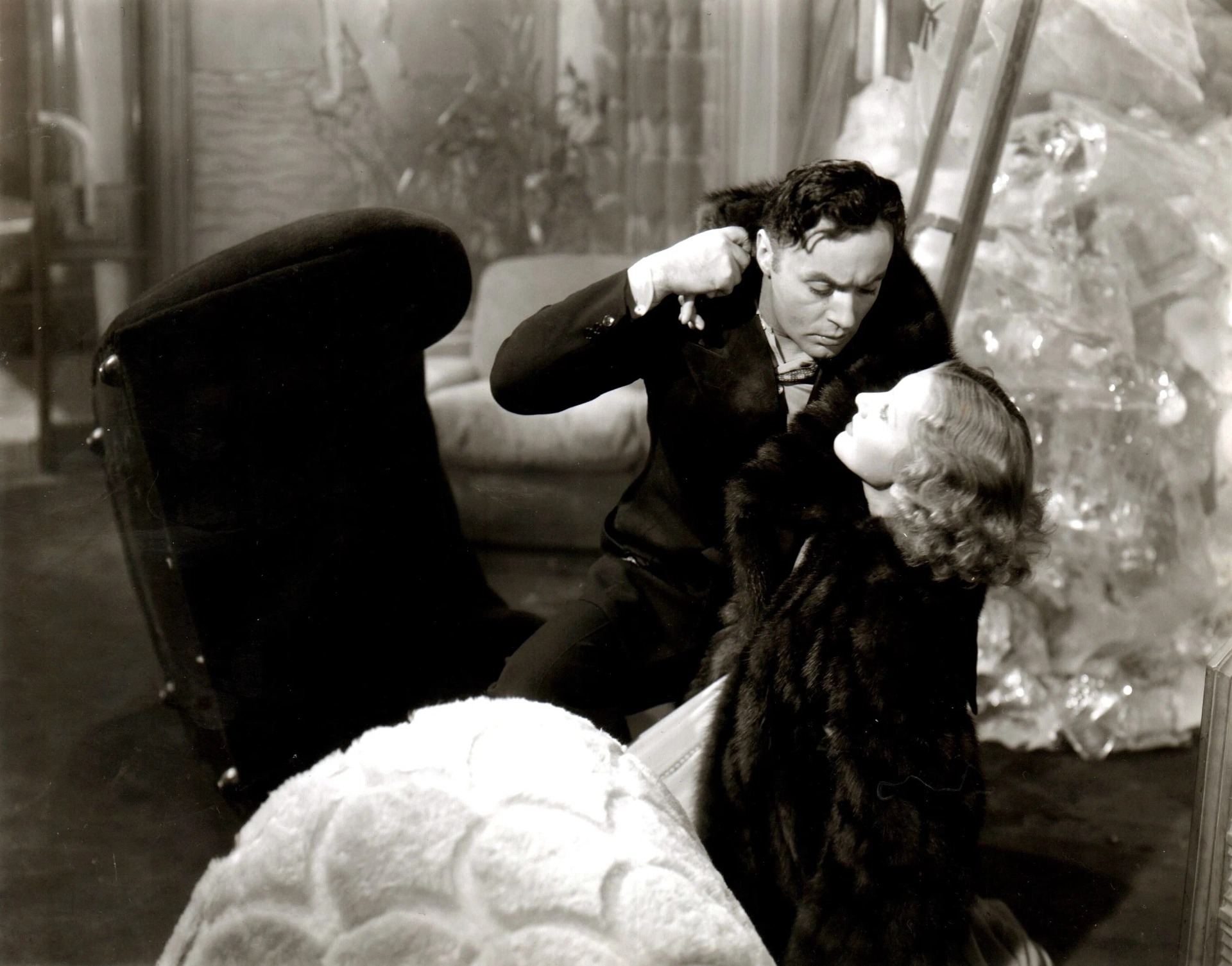 Jean Arthur and Charles Boyer in History Is Made at Night (1937)