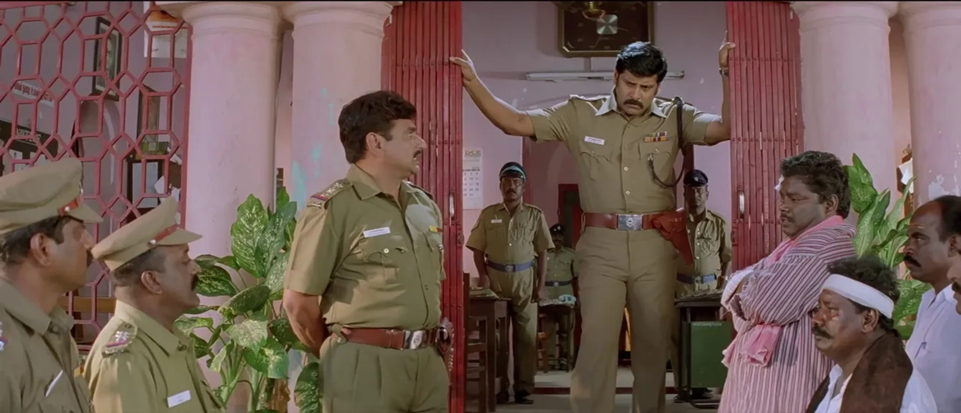 Ramesh Khanna, Vikram, and Crane Manohar in Saamy (2003)