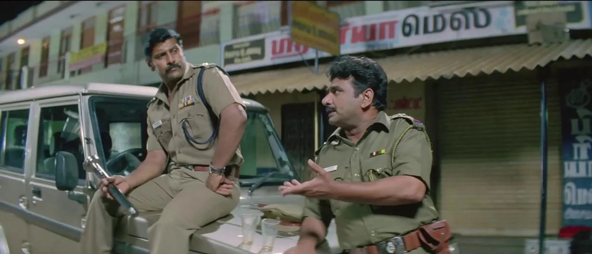 Ramesh Khanna and Vikram in Saamy (2003)