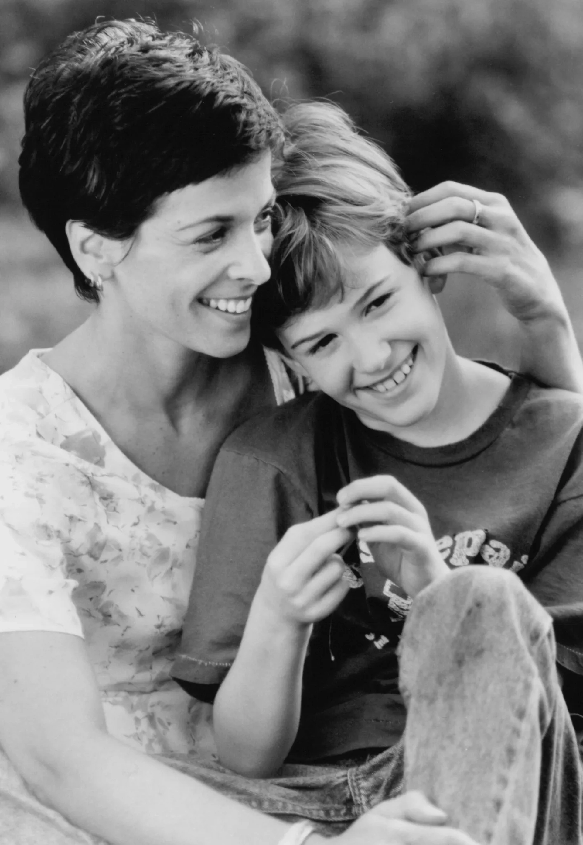 Joseph Mazzello and Annabella Sciorra in The Cure (1995)