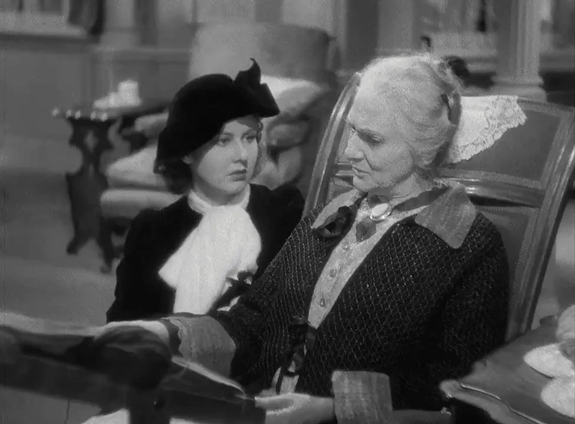 Beulah Bondi and Barbara Read in Make Way for Tomorrow (1937)