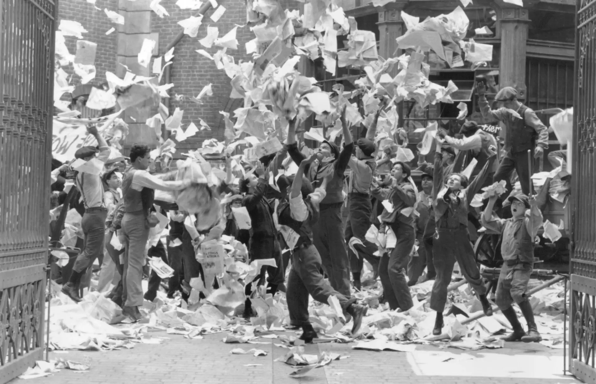 فیلم روزنامه فروشان (Newsies 1992)