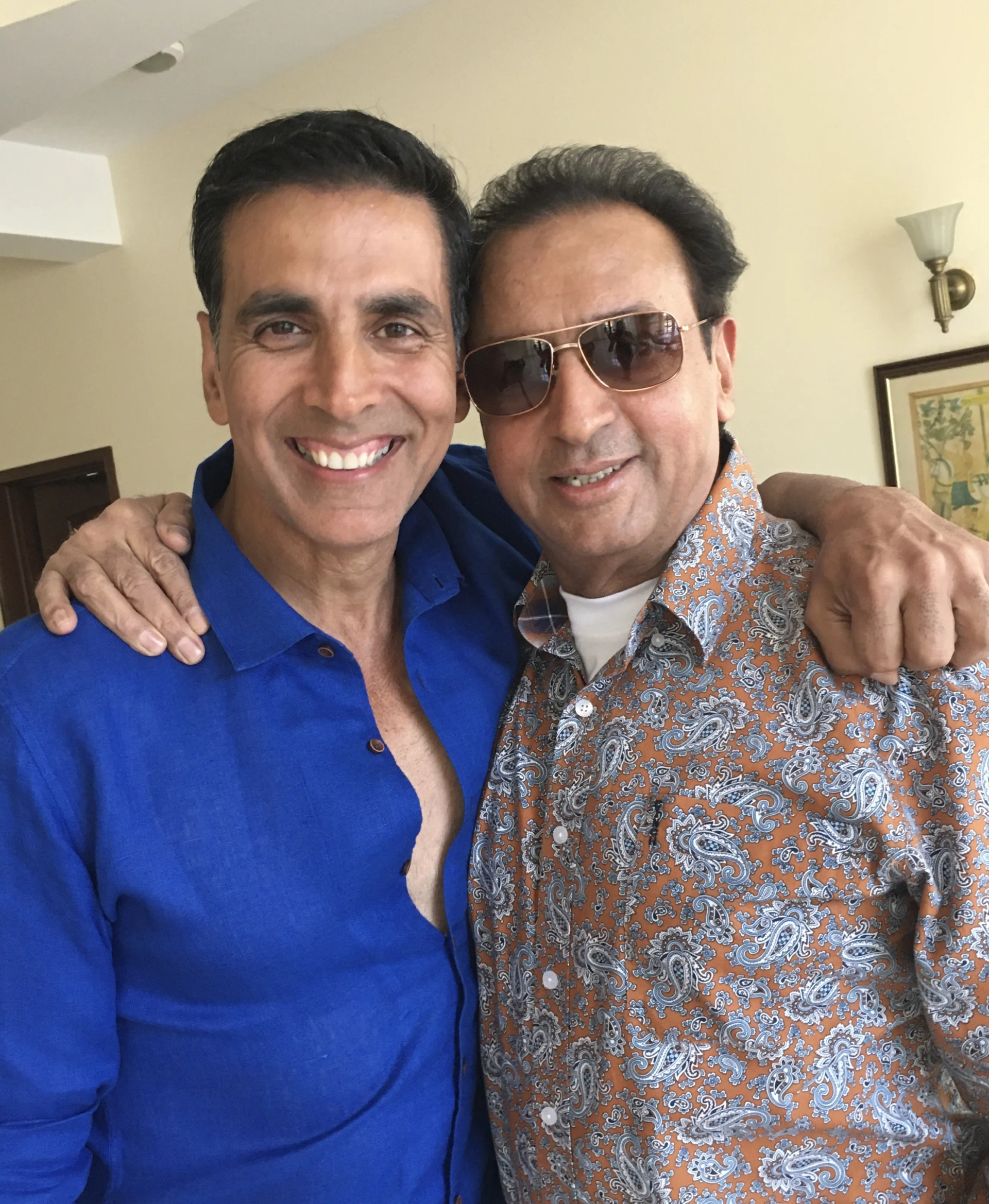 Gulshan Grover and Akshay Kumar in Sooryavanshi (2021)