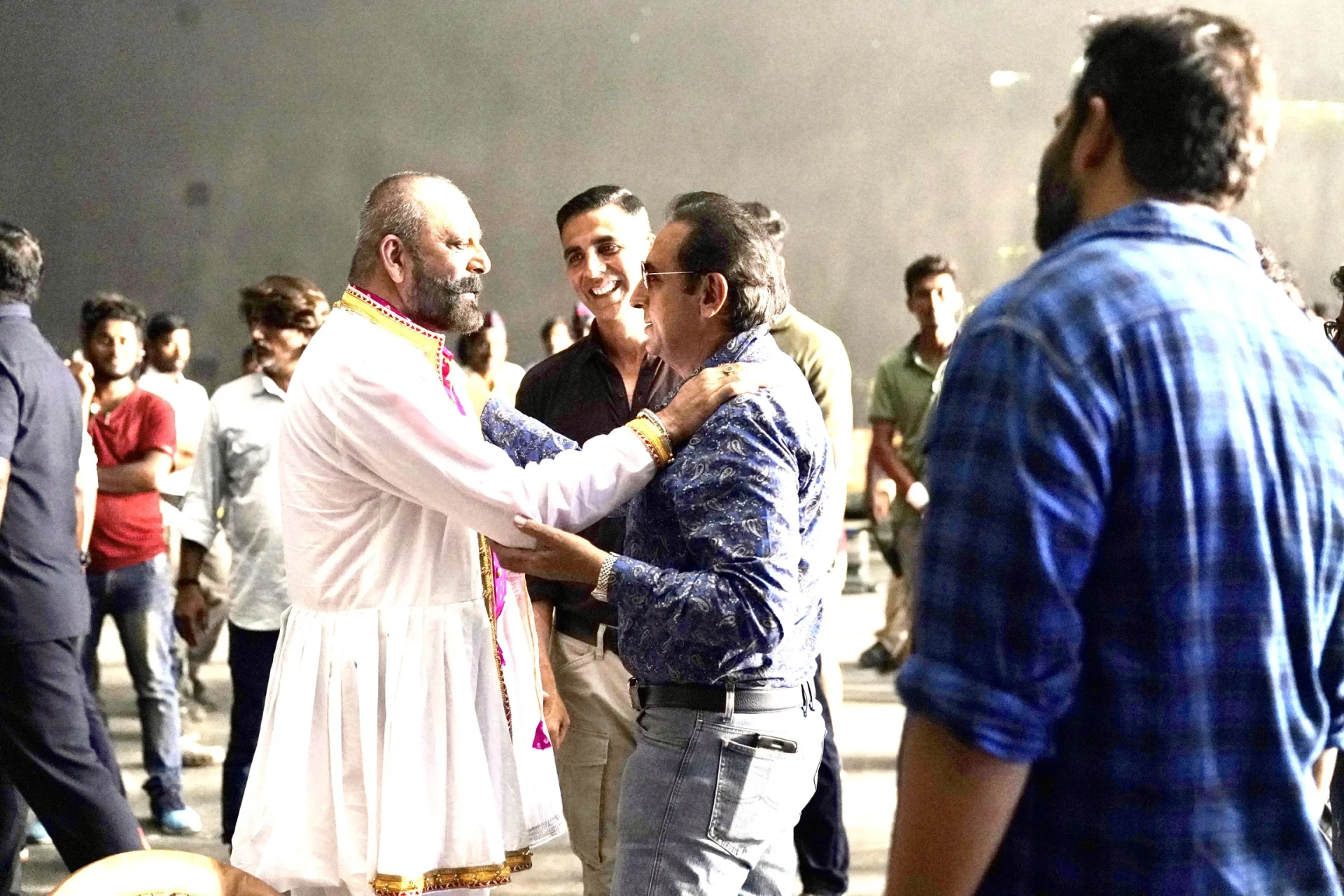 Gulshan Grover and Akshay Kumar in Sooryavanshi (2021)