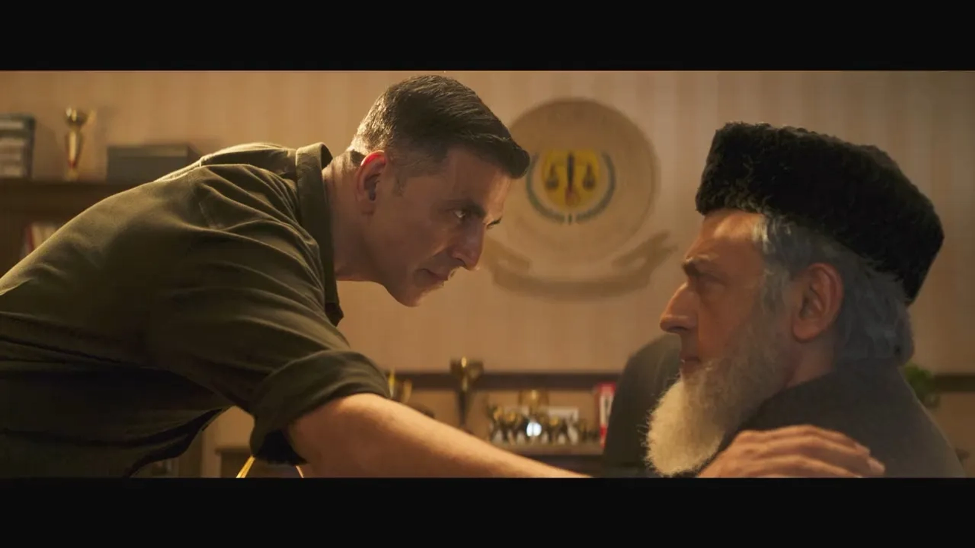 Gulshan Grover and Akshay Kumar in Sooryavanshi (2021)