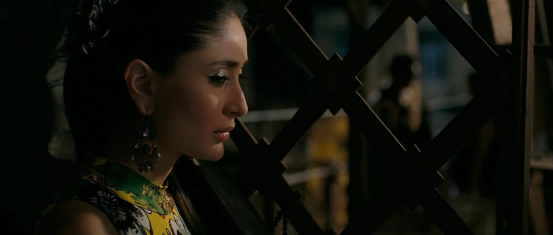 Kareena Kapoor, Sheeba Chaddha, and Nawazuddin Siddiqui in Talaash: The Answer Lies Within (2012)