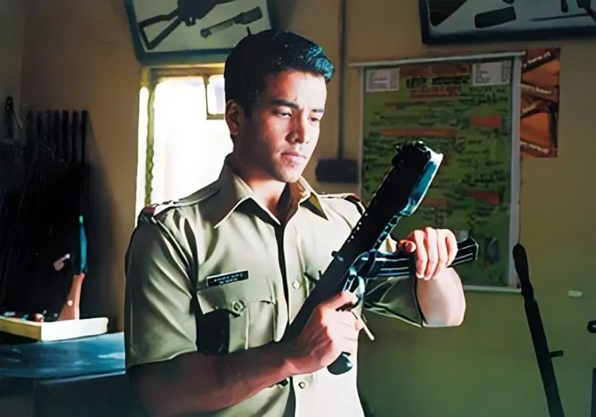 Tusshar Kapoor in Khakee (2004)