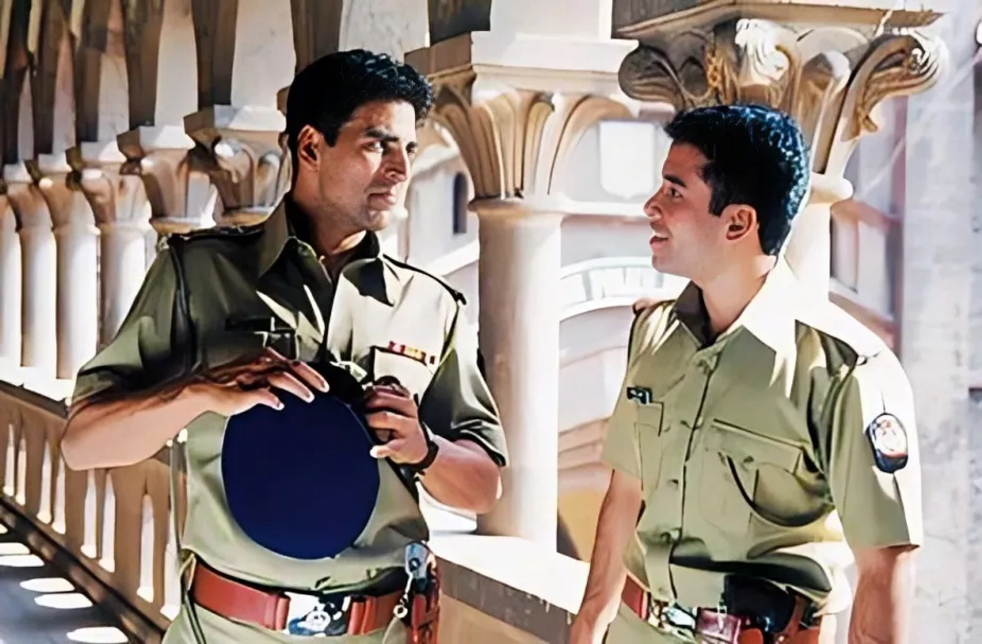 Akshay Kumar and Tusshar Kapoor in Khakee (2004)