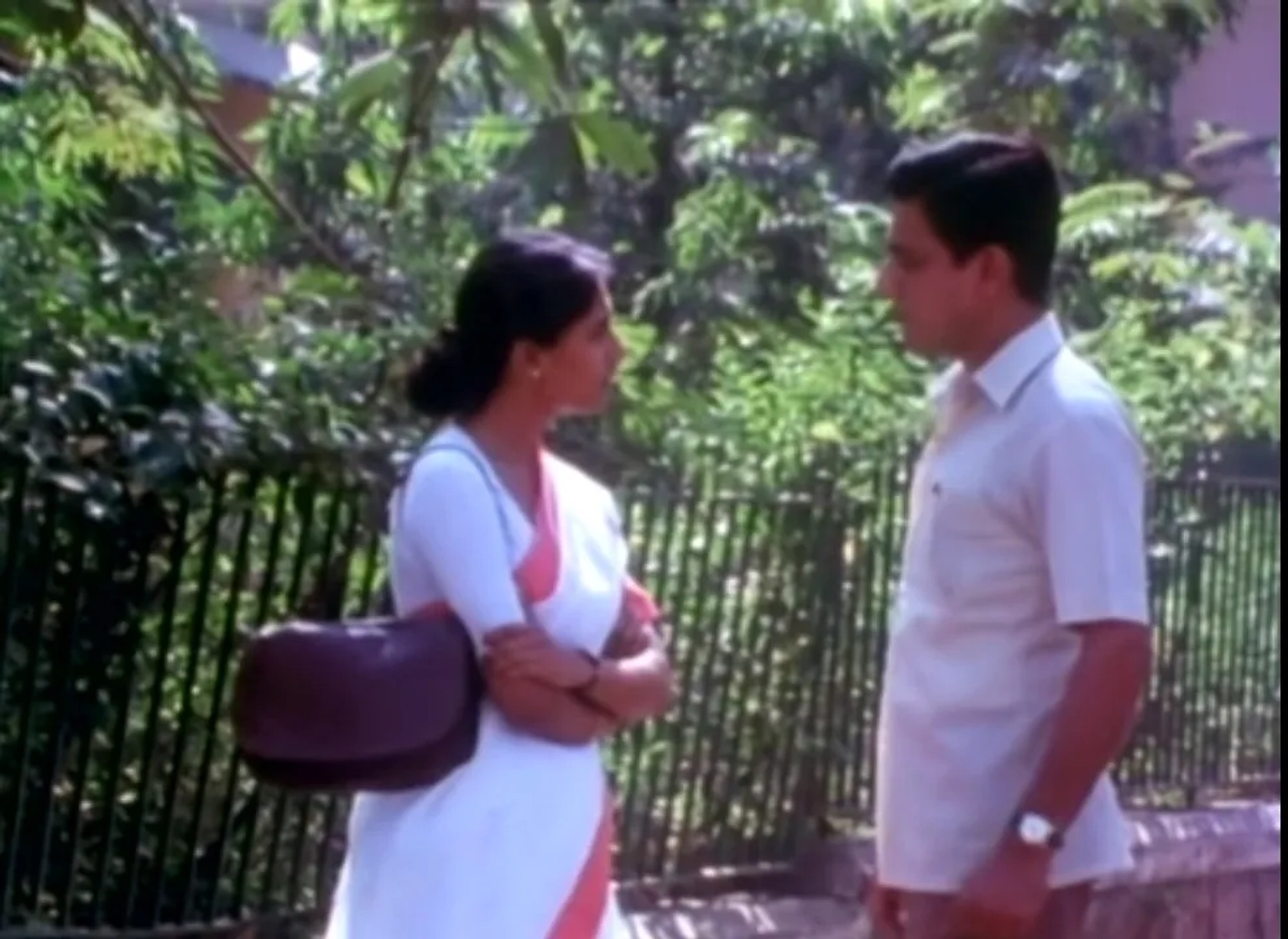 Smita Patil and Om Puri in Ardh Satya (1983)