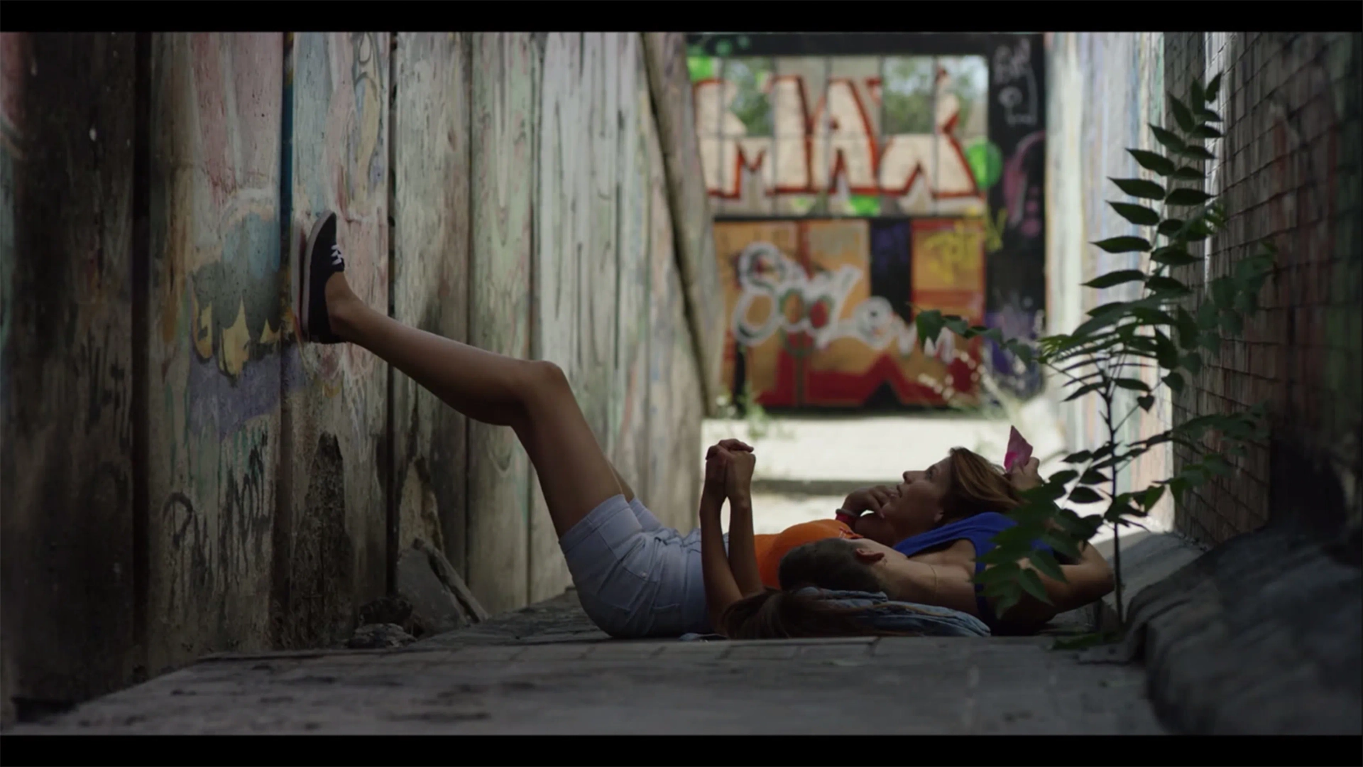 Zaira Romero and Rosy Rodríguez in Carmen & Lola (2018)
