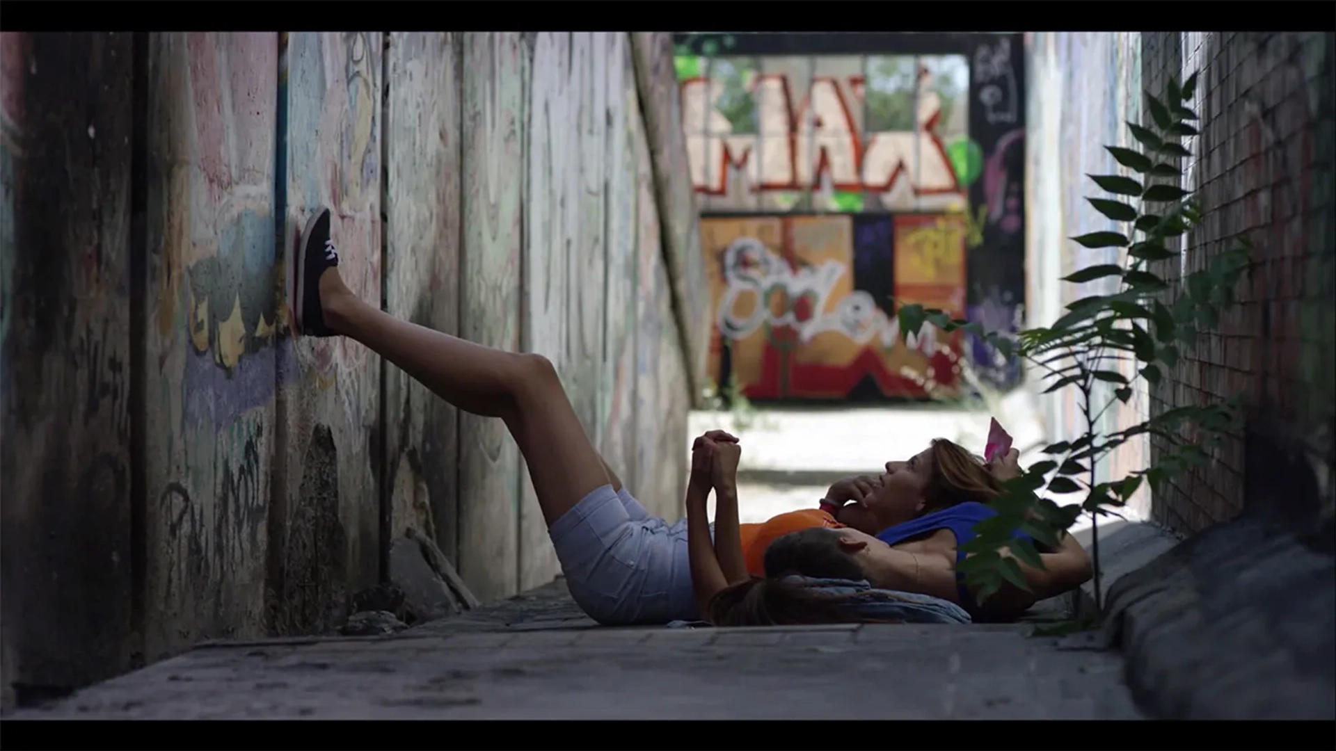 Zaira Romero and Rosy Rodríguez in Carmen & Lola (2018)