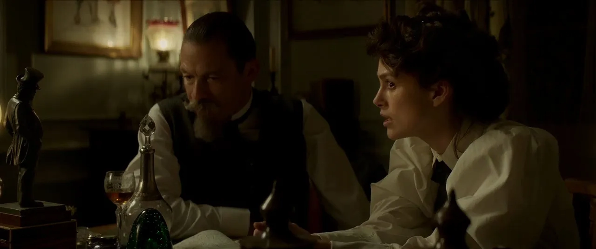 Keira Knightley and Dominic West in Colette (2018)