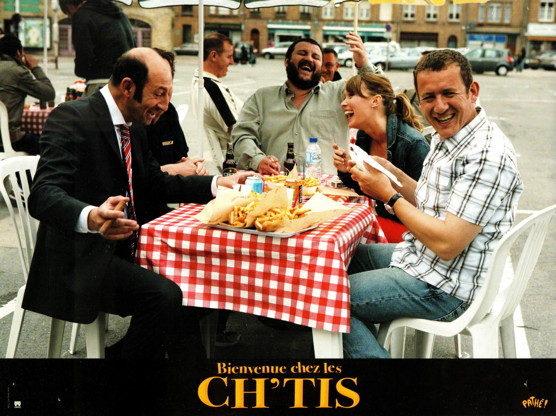 Dany Boon, Kad Merad, and Lorenzo Ausilia-Foret in Welcome to the Sticks (2008)