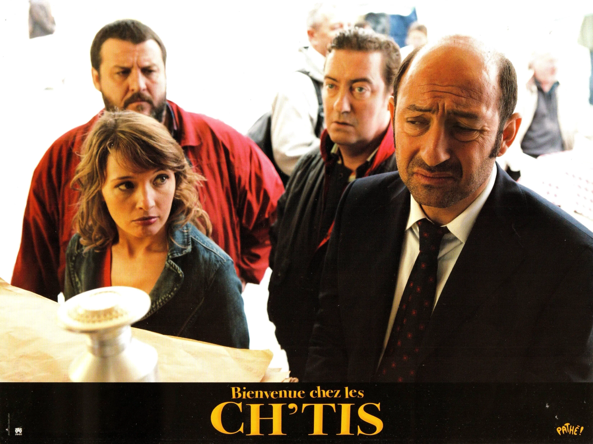 Philippe Duquesne, Anne Marivin, Kad Merad, and Lorenzo Ausilia-Foret in Welcome to the Sticks (2008)