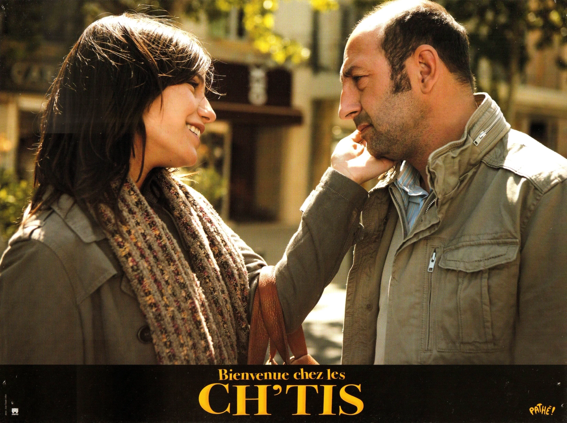 Zoé Félix and Kad Merad in Welcome to the Sticks (2008)