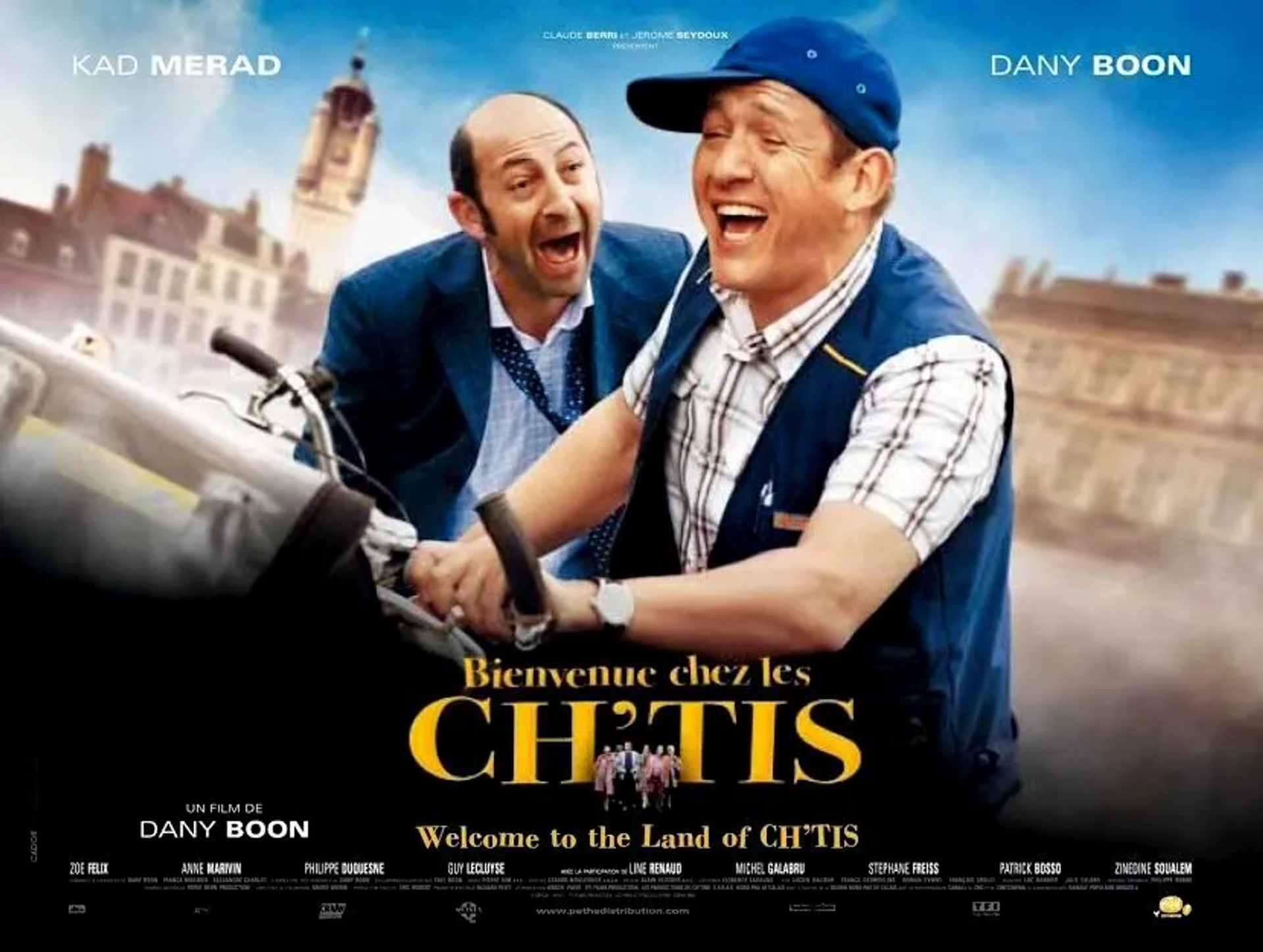 Dany Boon and Kad Merad in Welcome to the Sticks (2008)