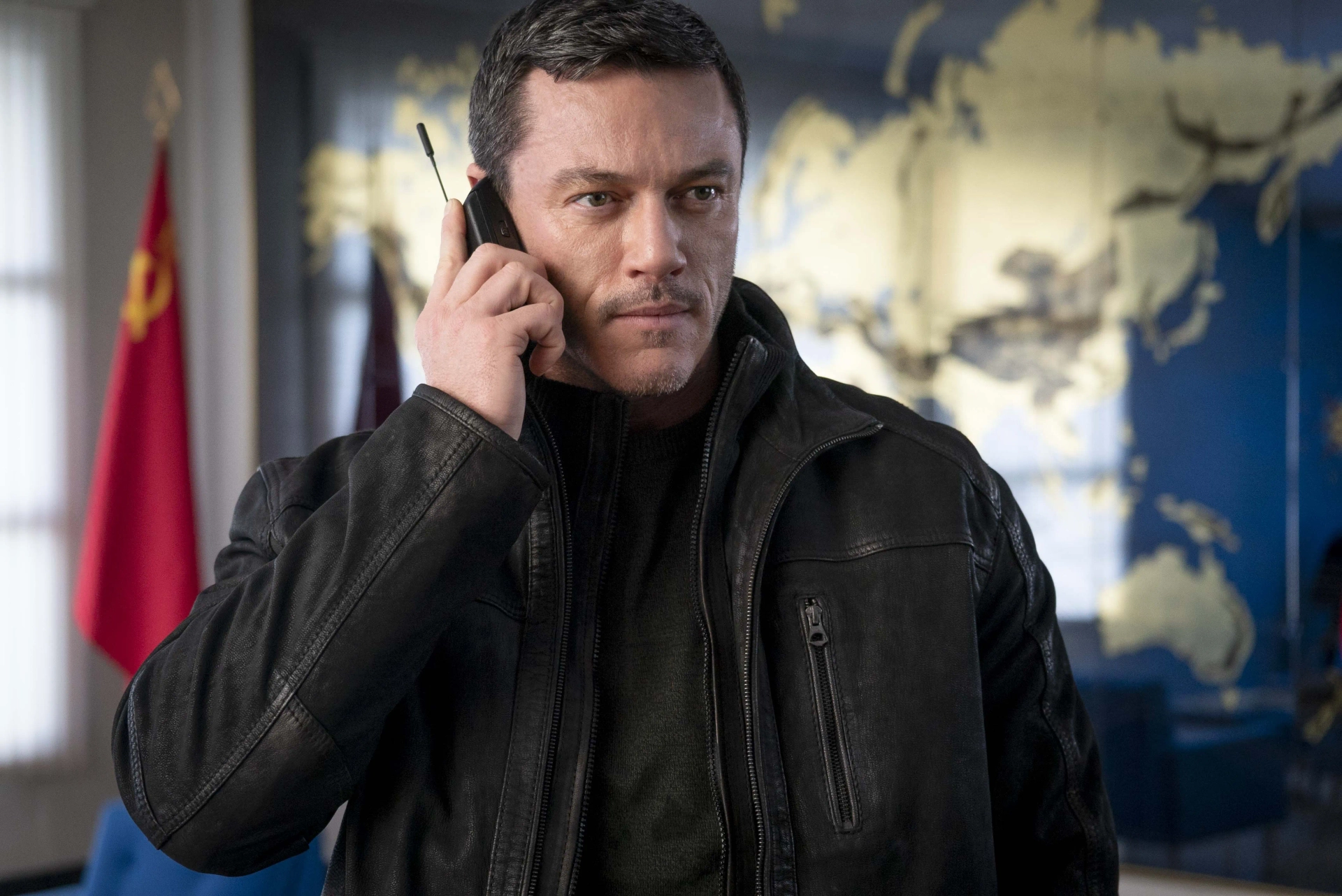 Luke Evans in Anna (2019)