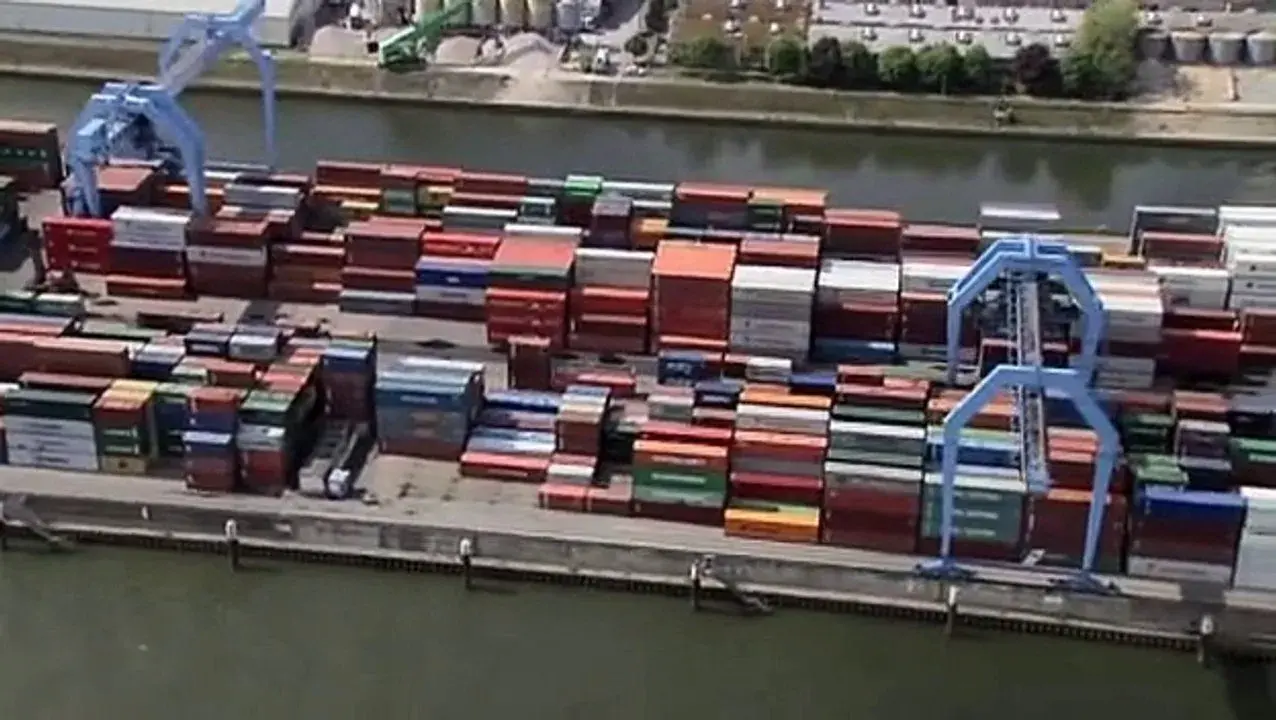 مستند چشم انداز آلمان - در امتداد راین	Visions of Germany - Along the Rhine (Video 2011))