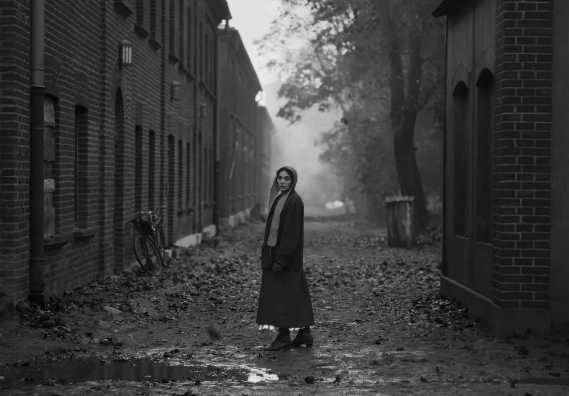 Vic Carmen Sonne in The Girl with the Needle (2024)