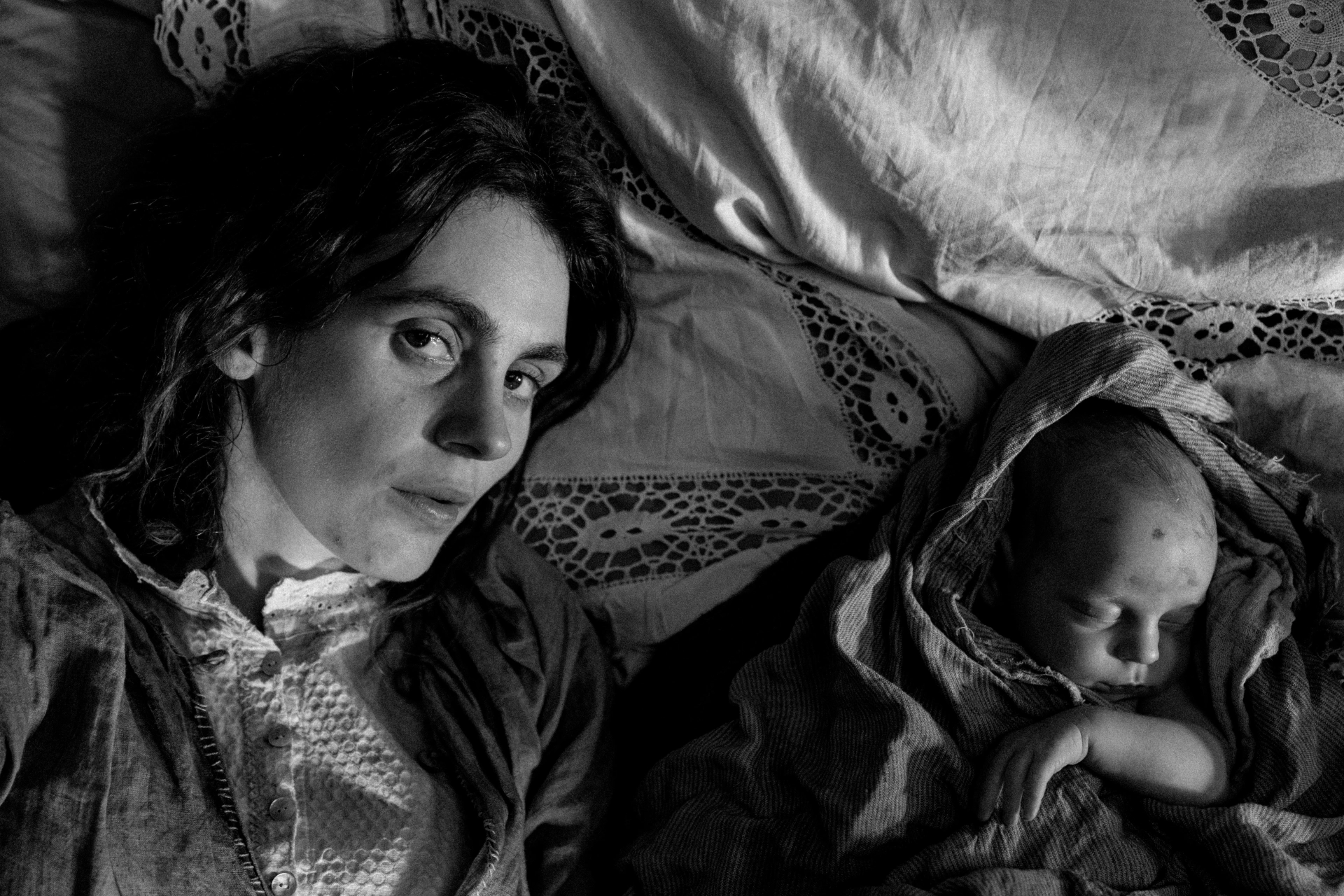 Vic Carmen Sonne in The Girl with the Needle (2024)