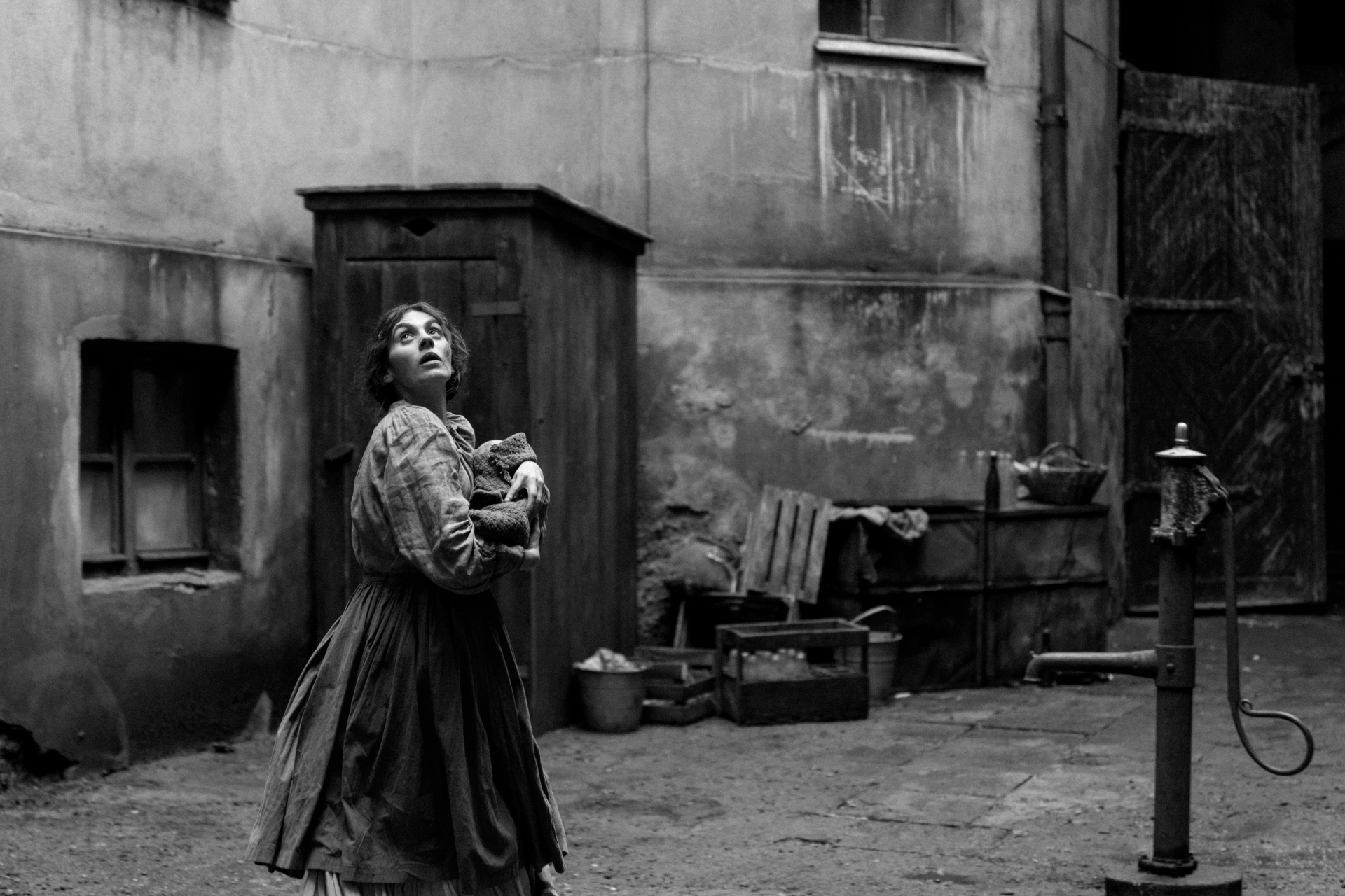 Vic Carmen Sonne in The Girl with the Needle (2024)