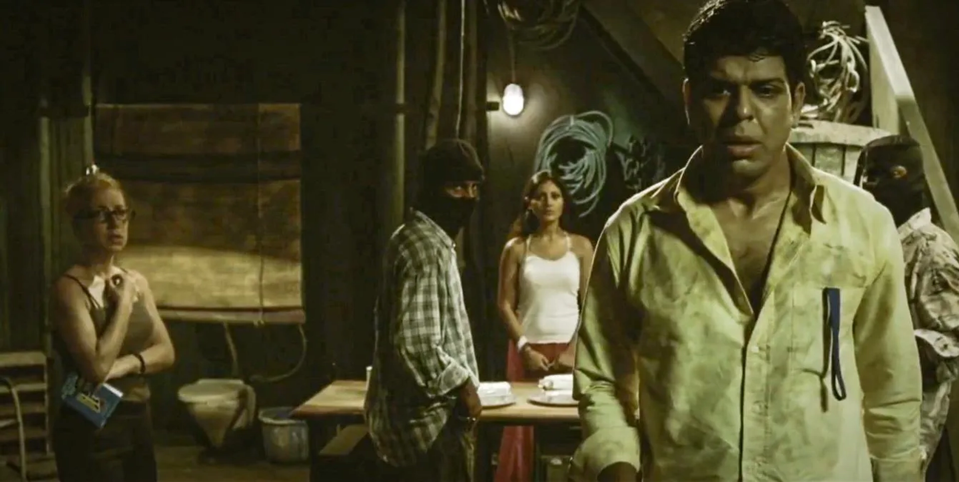 Rimi Sen, Murli Sharma, and Annamaria Pinna in Shagird (2011)