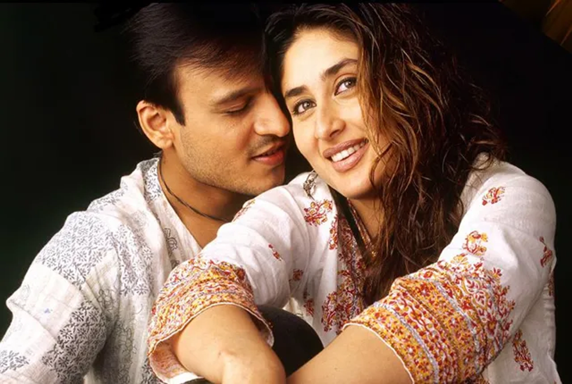 Kareena Kapoor and Vivek Oberoi in Yuva (2004)