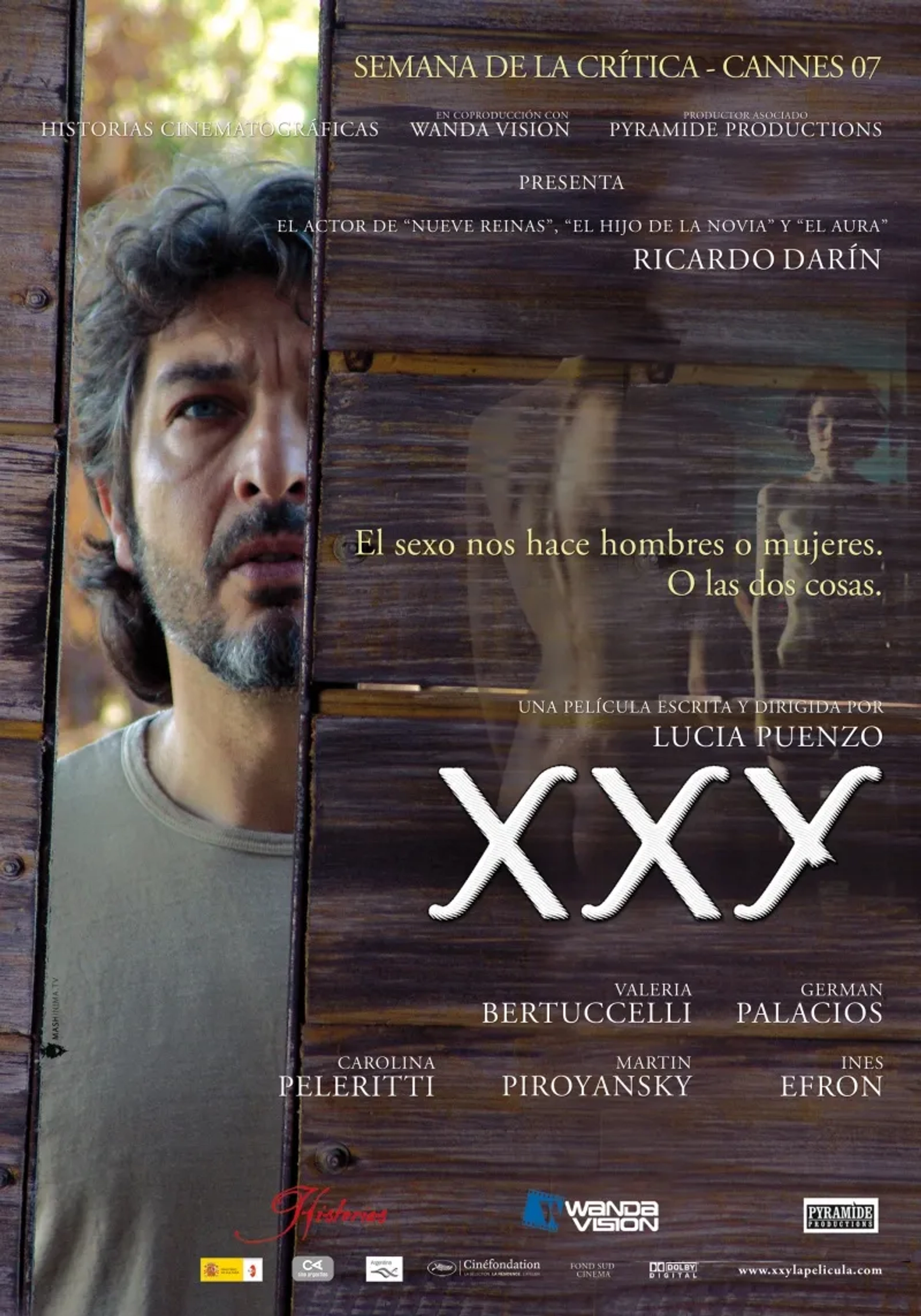 Ricardo Darín and Inés Efron in XXY (2007)