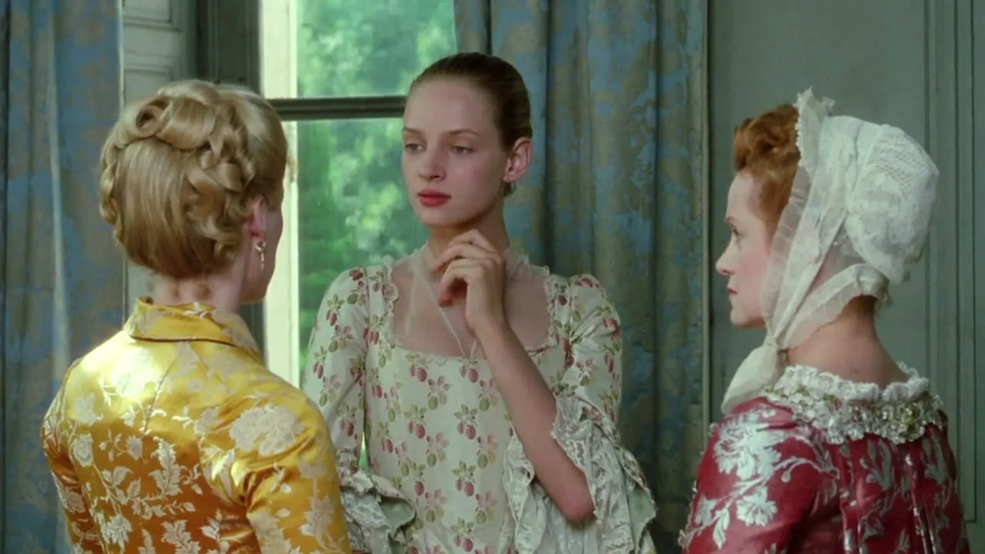 Uma Thurman, Glenn Close, and Swoosie Kurtz in Dangerous Liaisons (1988)