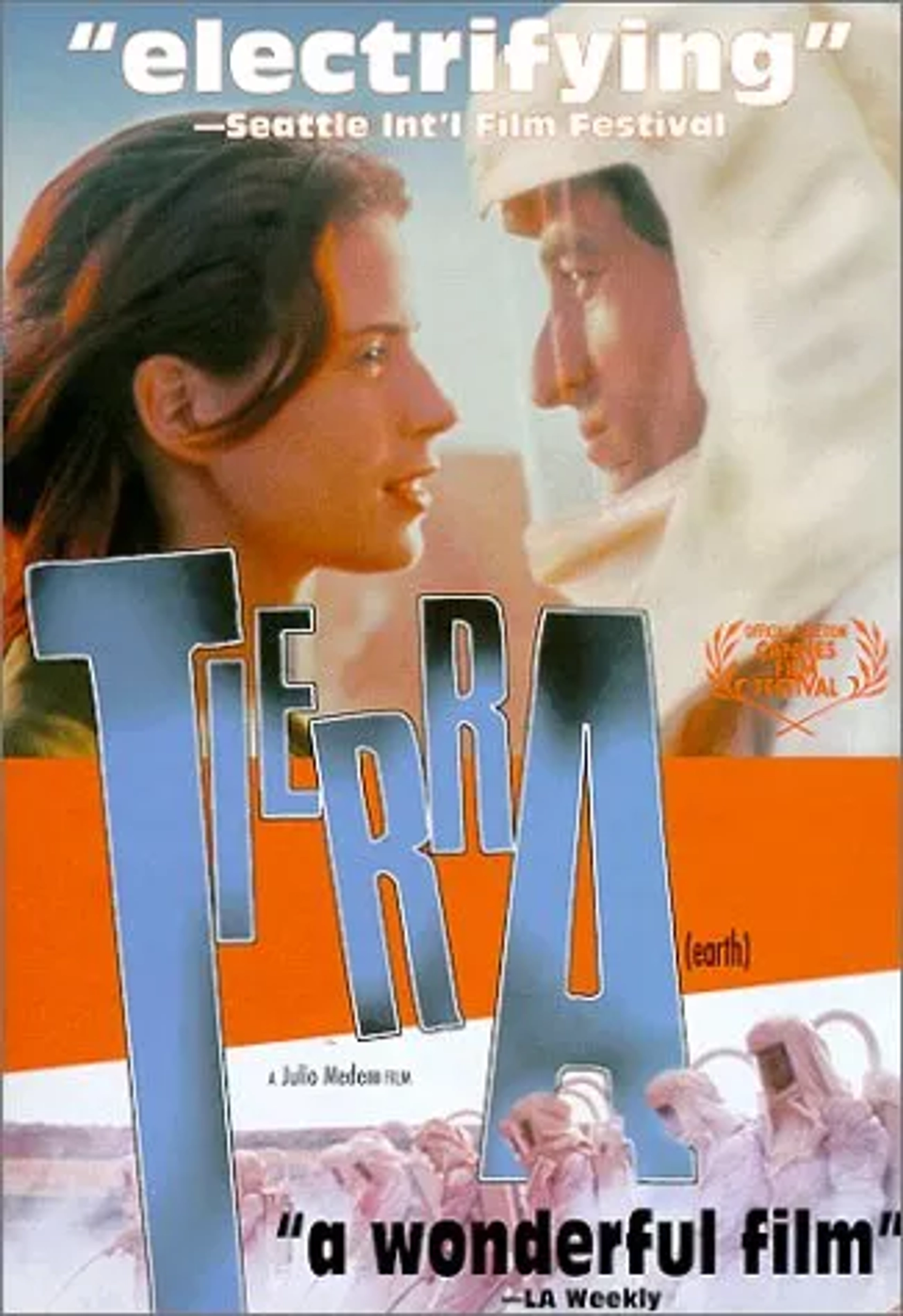 Carmelo Gómez and Silke in Earth (1996)