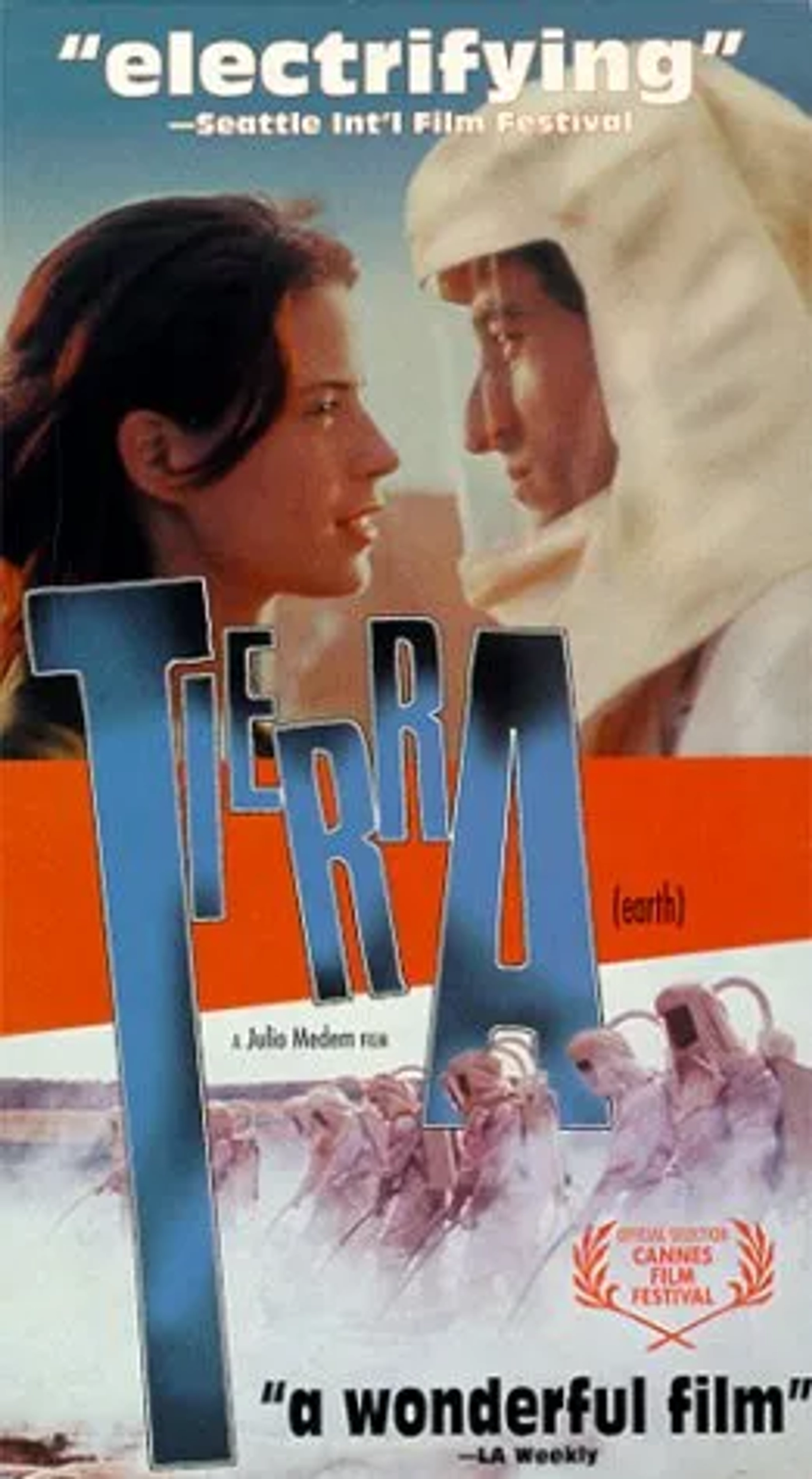 Carmelo Gómez and Silke in Earth (1996)