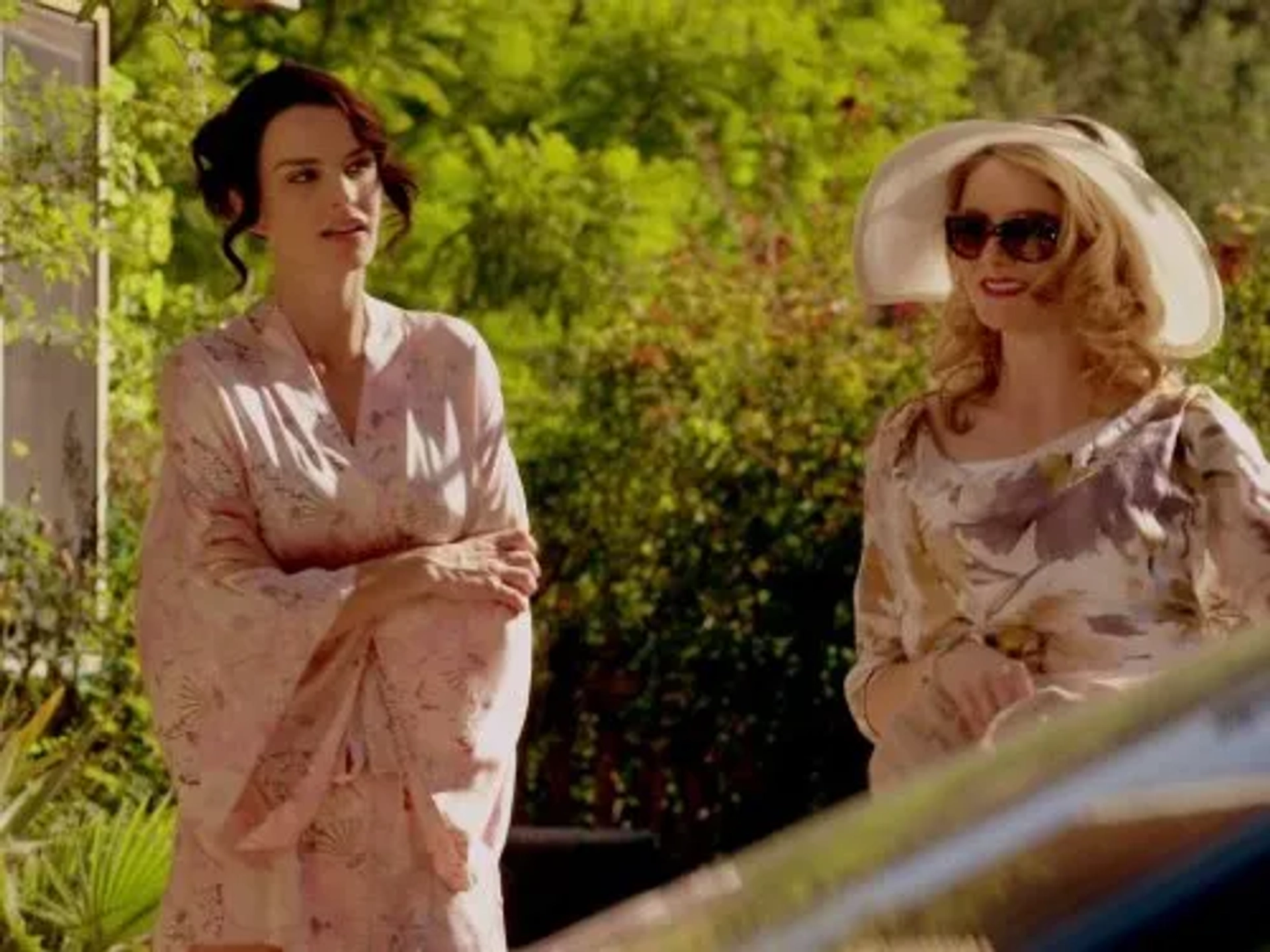 Ana Alexander and Jules Hartley in Femme Fatales (2011)