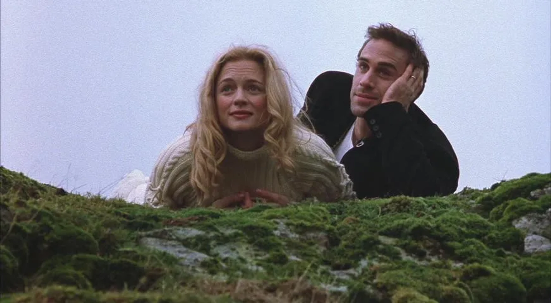 Joseph Fiennes and Heather Graham in Killing Me Softly (2002)