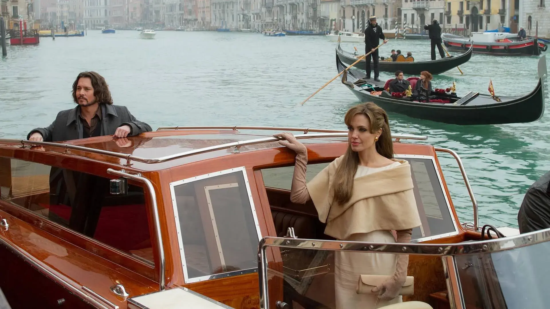 فیلم توریست (The Tourist 2010)