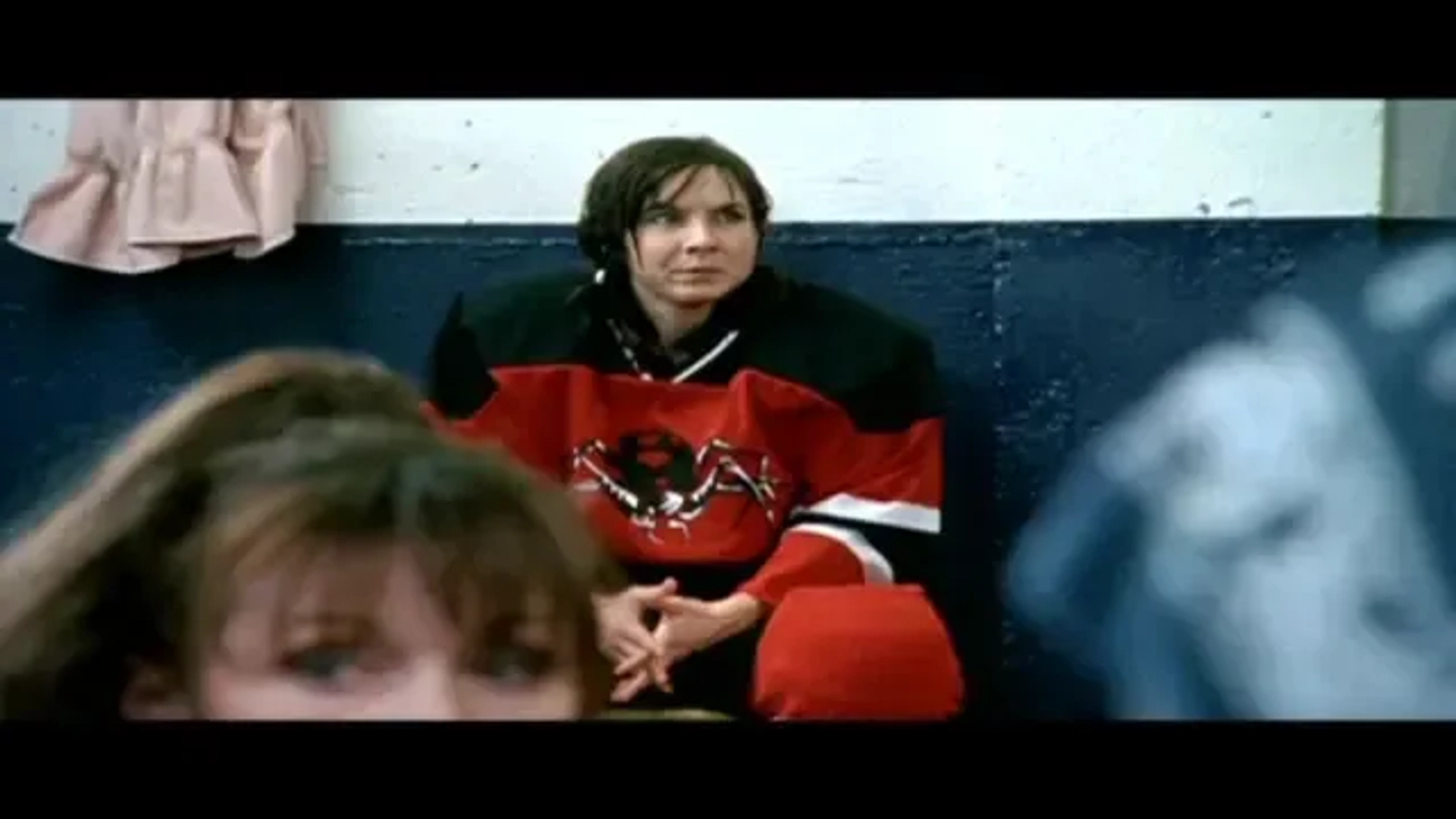 فیلم جوجه با چوب (Chicks with Sticks 2004)