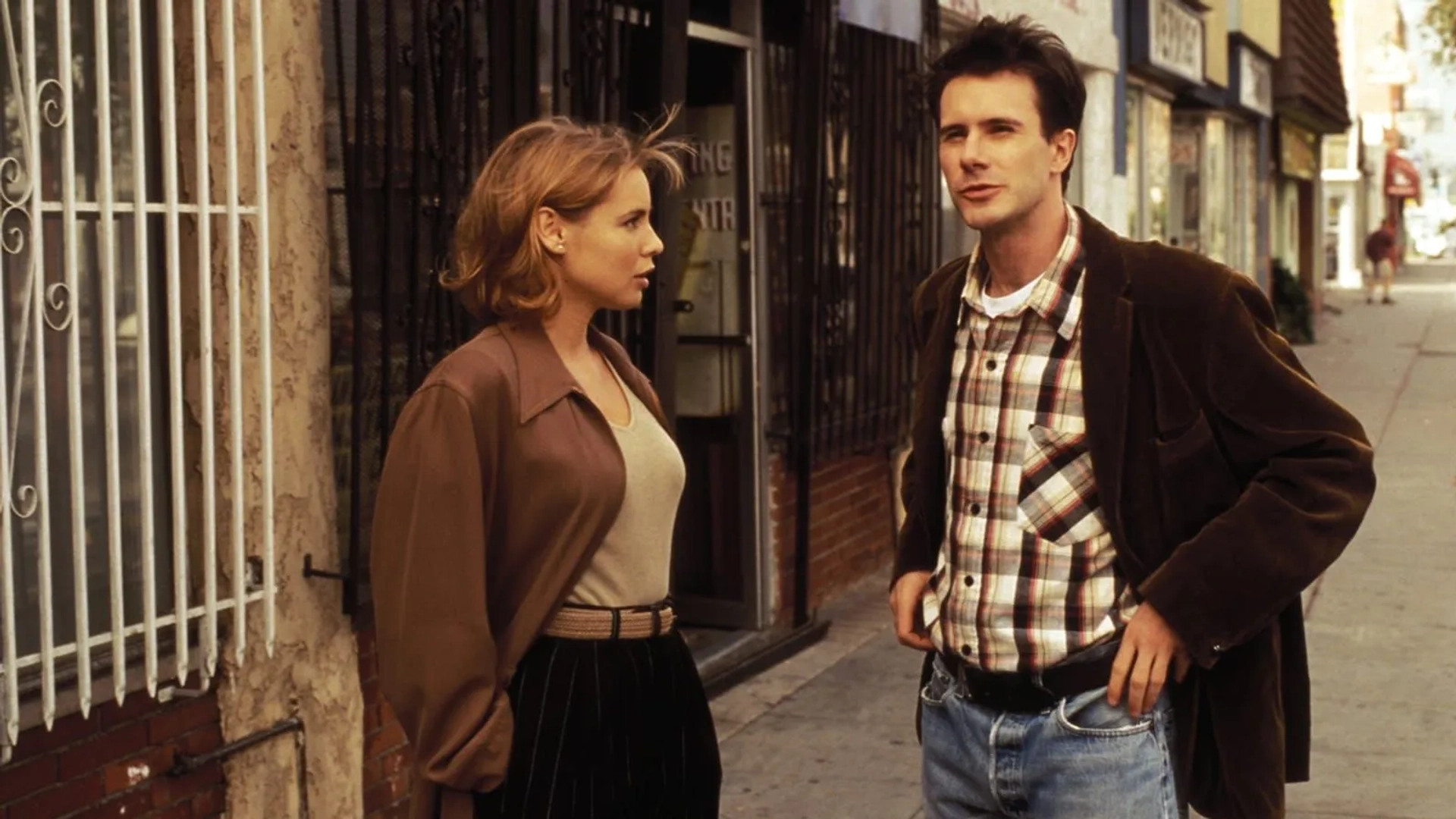Olivia d'Abo and Josh Hamilton in Kicking and Screaming (1995)
