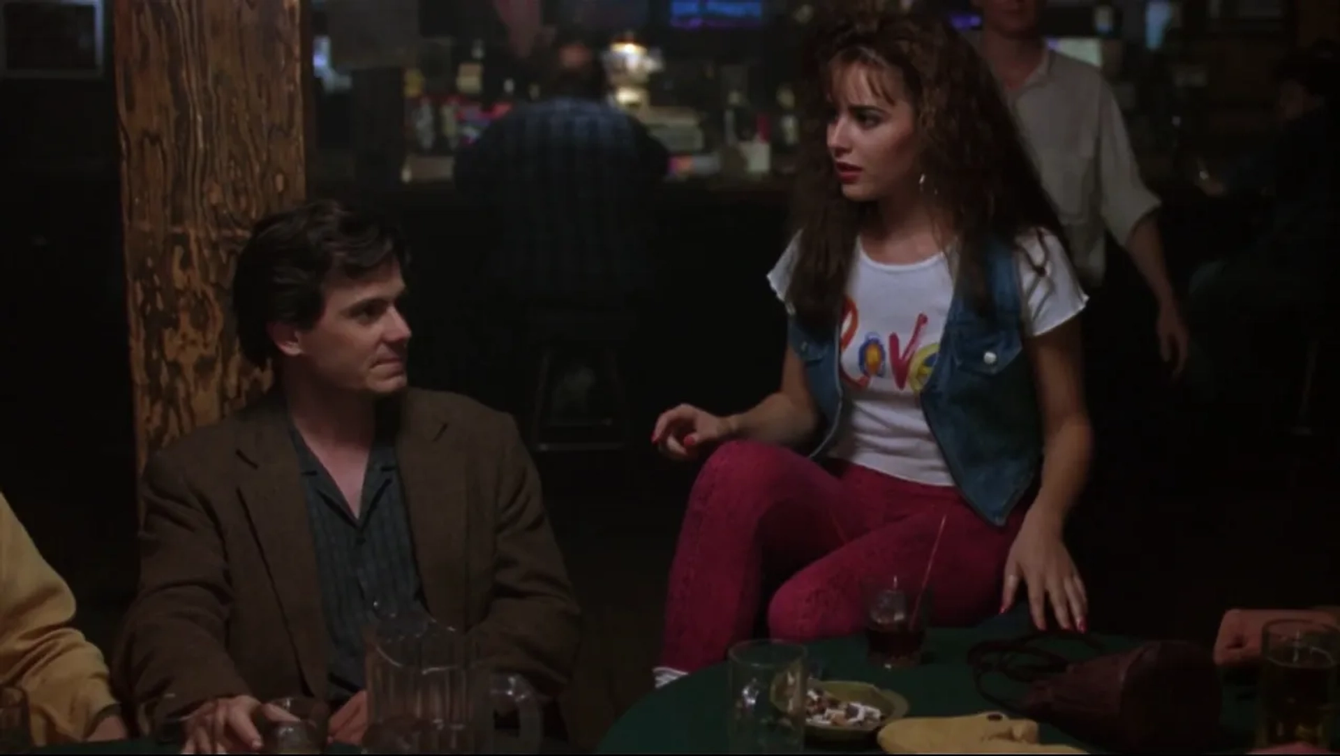 Chris Eigeman and Cara Buono in Kicking and Screaming (1995)